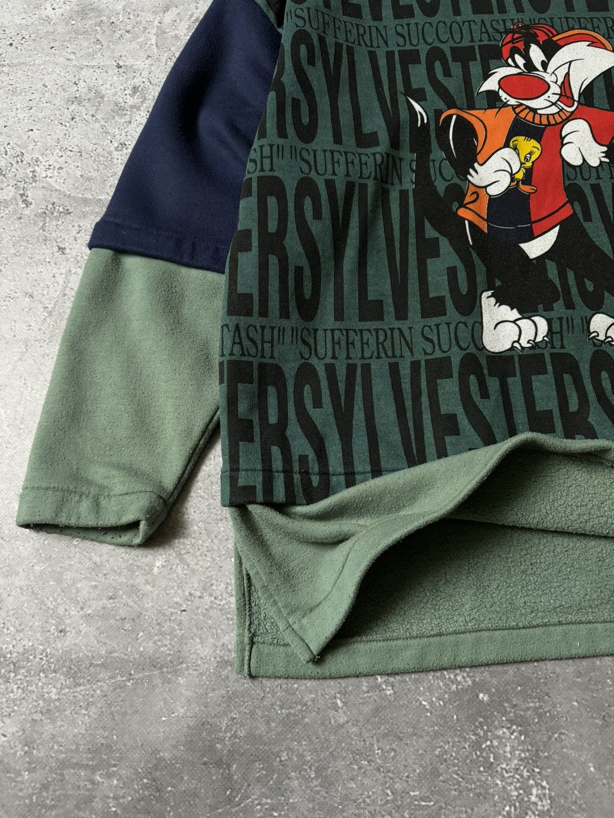 Cartoon Network × Vintage × Warner Bros Vintage 1994 Warner Bros Looney Tunes Women’s Sweatshirt Size S / US 4 / IT 40 - 5 Thumbnail
