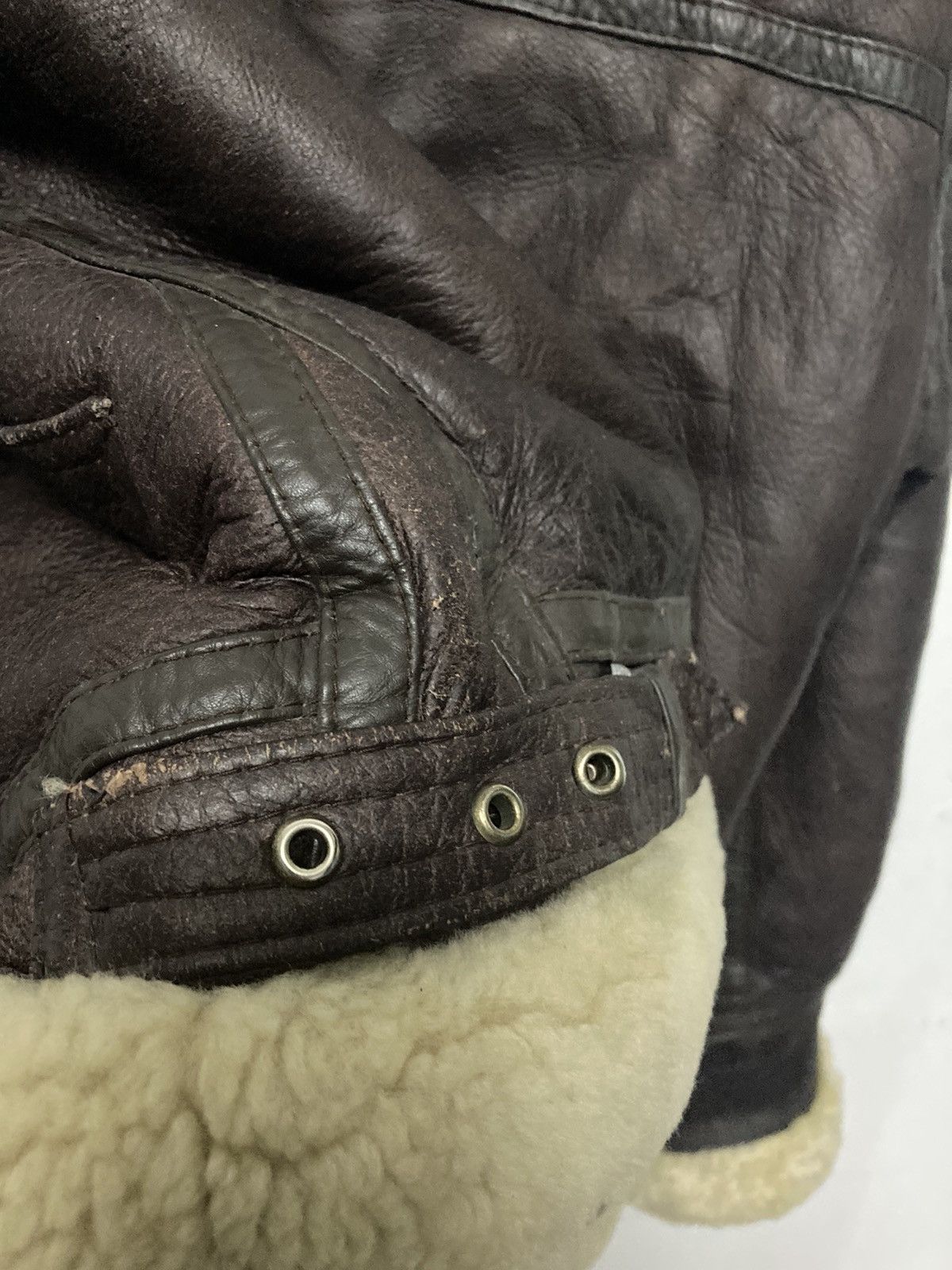 Leather Vintage U.S Army Aviation B-3 Leather Jacket Made in Uruguay Size US L / EU 52-54 / 3 - 13 Thumbnail