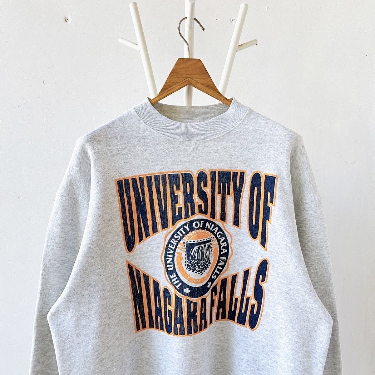 Fruit Of The Loom × Vintage 90s University of Niagara Falls Sweatshirt/ XL Size US XL / EU 56 / 4 - 3 Thumbnail