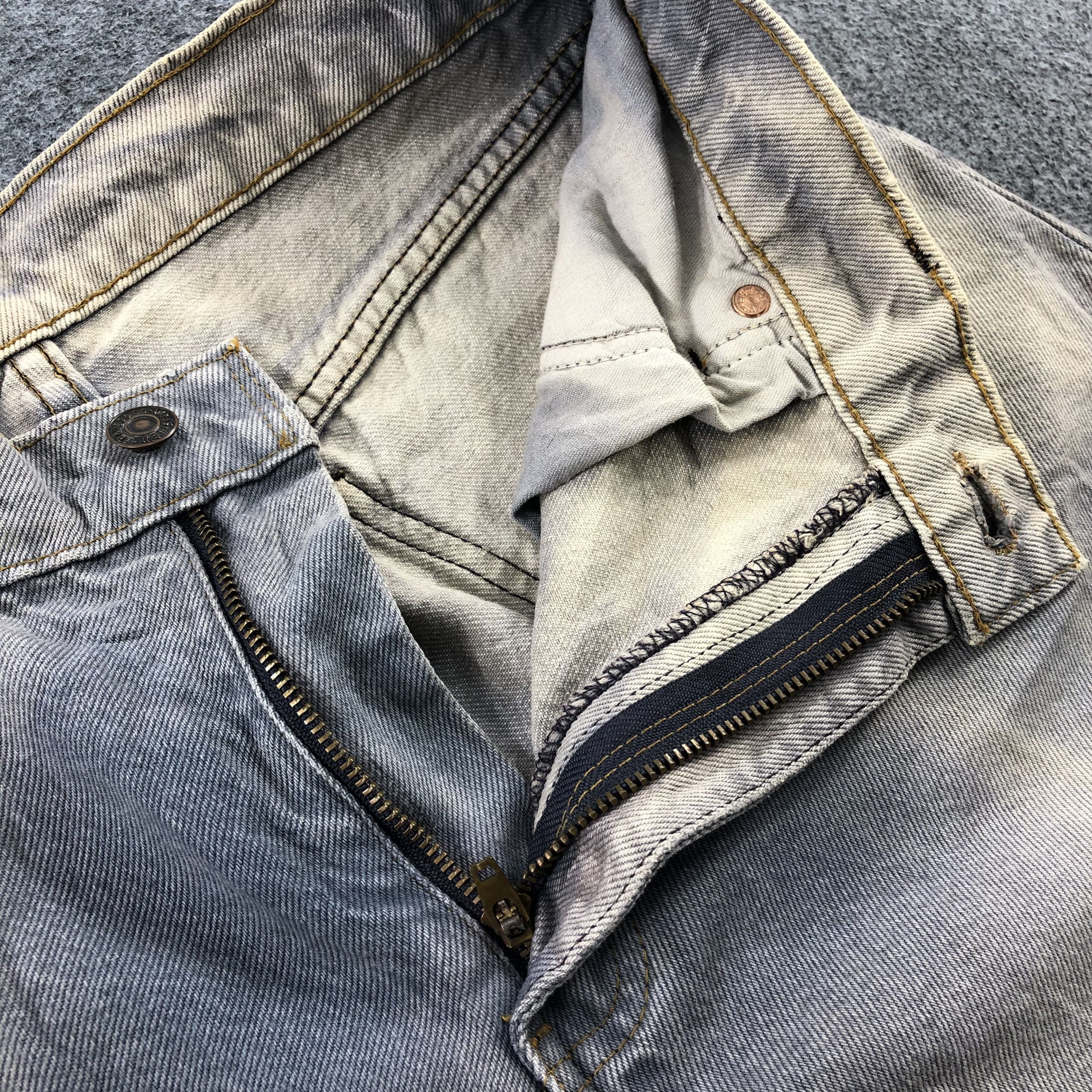 Levi's × Vintage Vintage 90s Light Wash Levis 821 Jeans-JM2083 Size US 32 / EU 48 - 8 Thumbnail