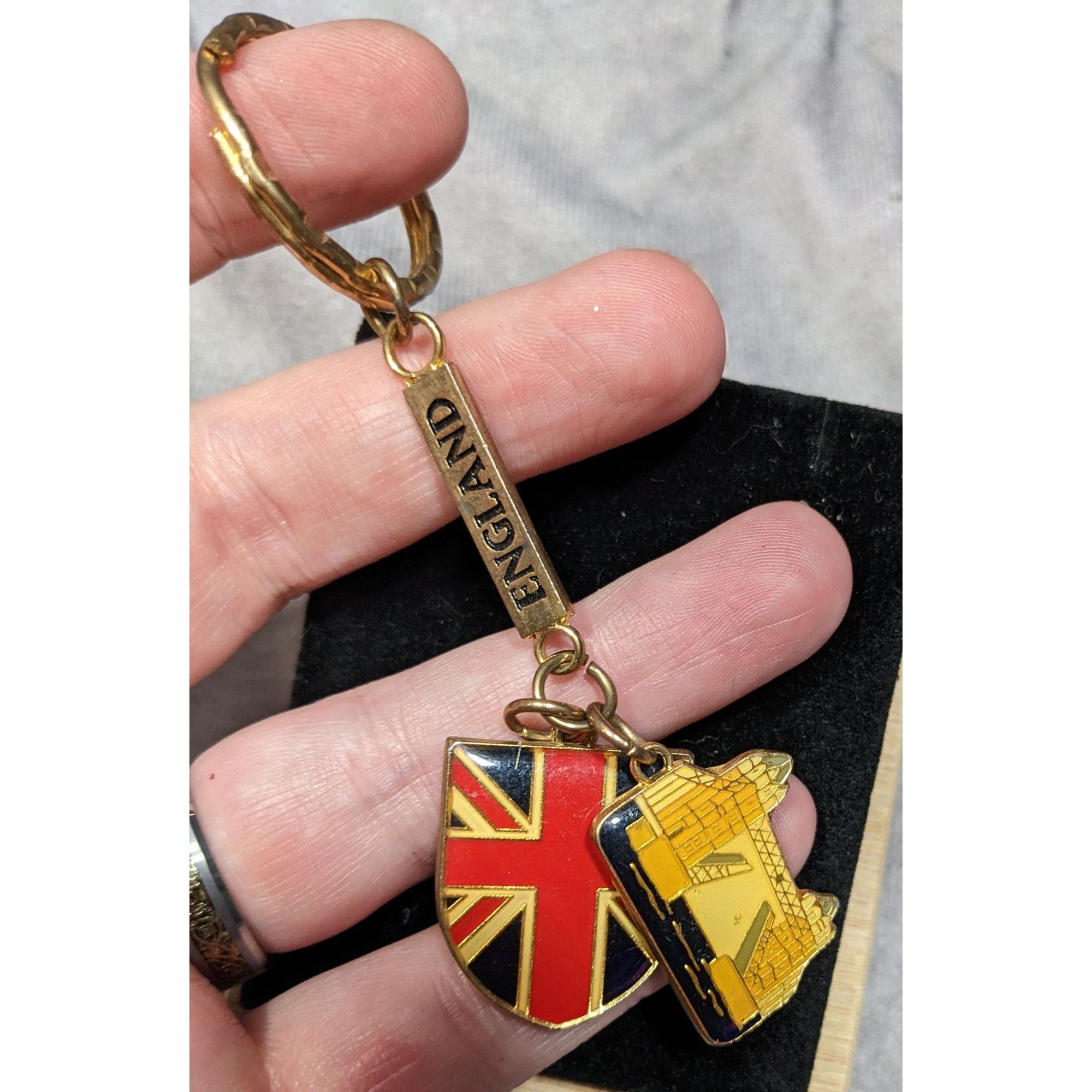 Other Vintage London England Souvenir Charm Keychain Size ONE SIZE - 4 Thumbnail