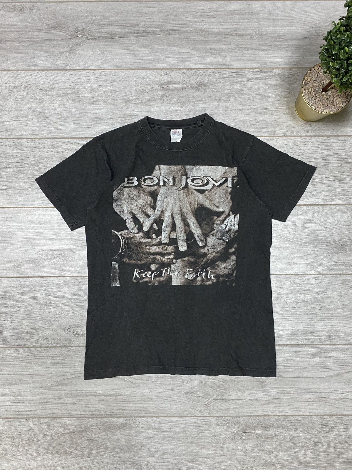 Bon Jovi Vintage Bon Jovi “Keep The Faith” Graphic T-shirt Size US L / EU 52-54 / 3 - 1 Thumbnail