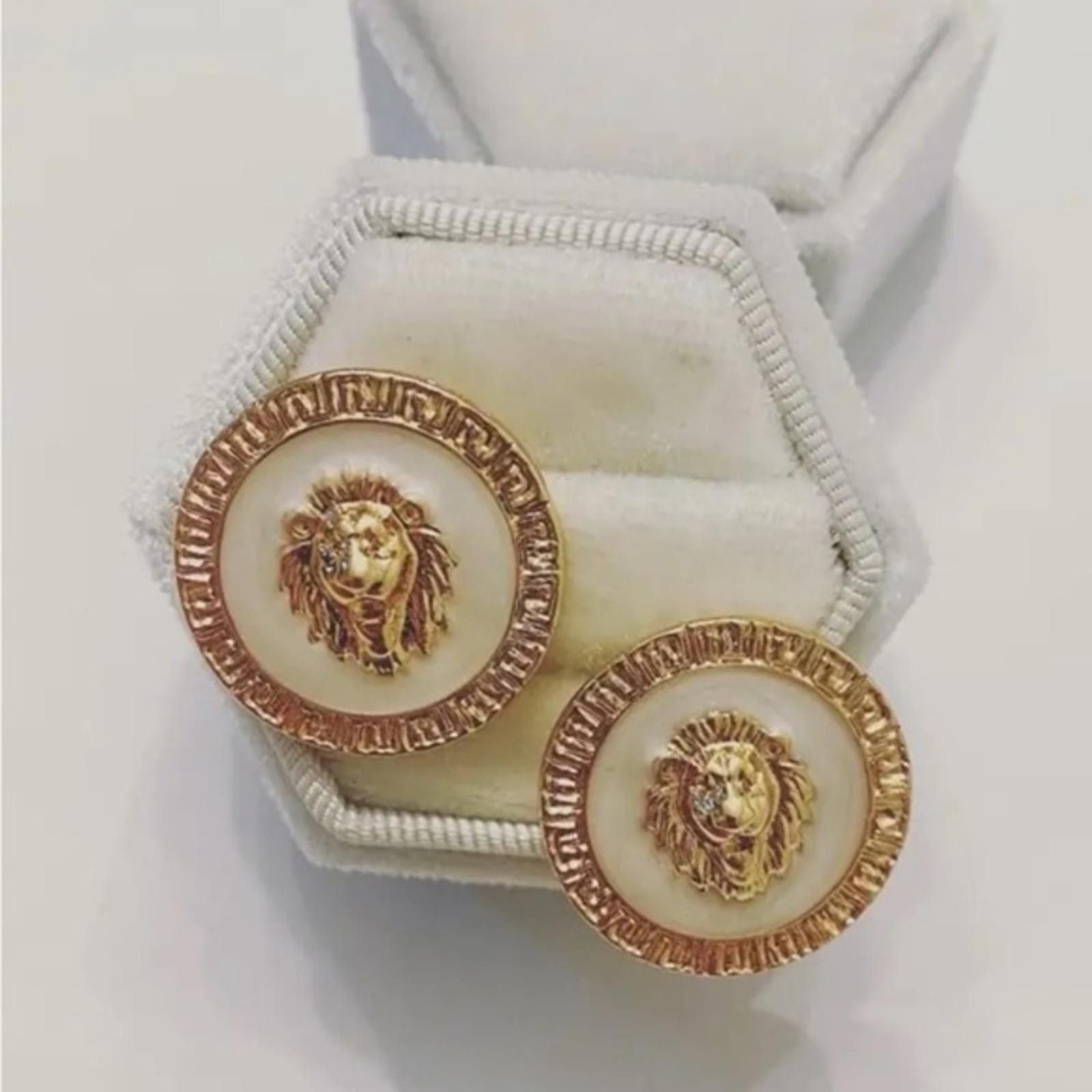 Designer White Inlay Gold Lion Head Stud Earrings NWT Size ONE SIZE - 1 Thumbnail