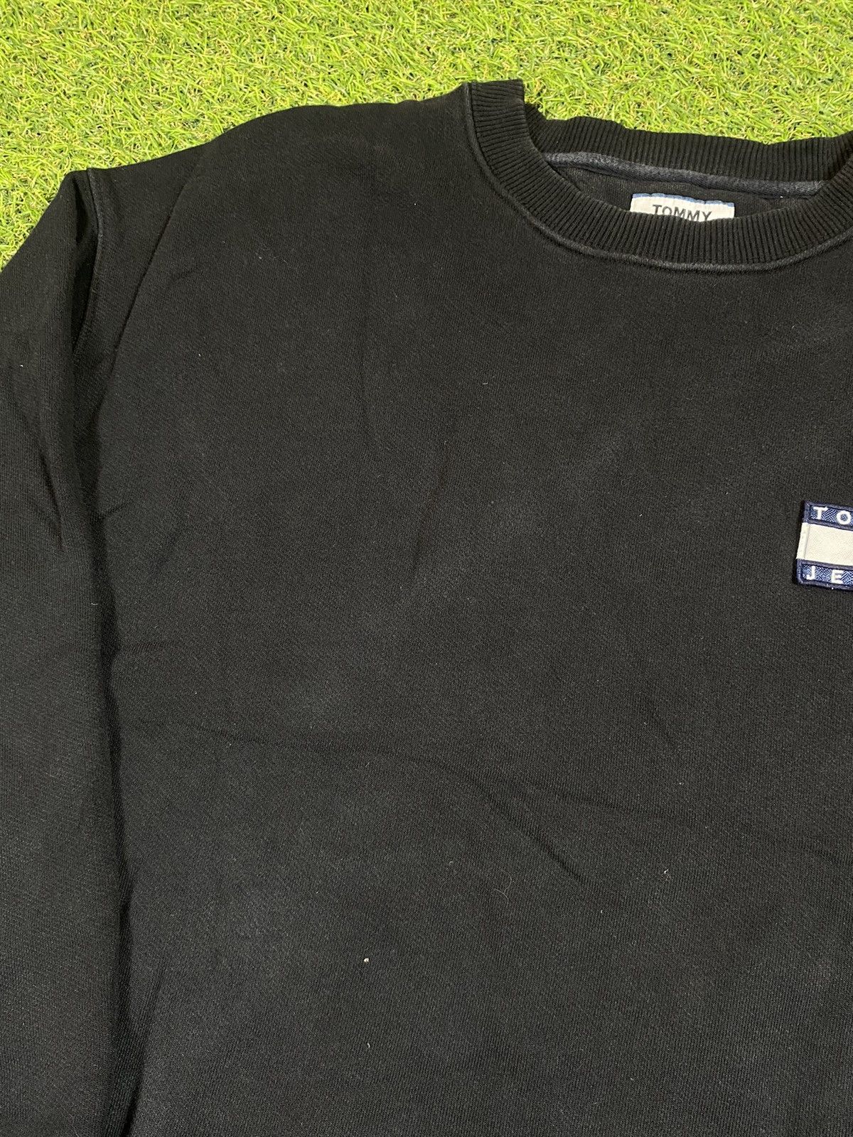Tommy Hilfiger × Vintage Vintage Y2K Tommy Hilfiger sweatshirt crewneck size L Size US L / EU 52-54 / 3 - 3 Thumbnail