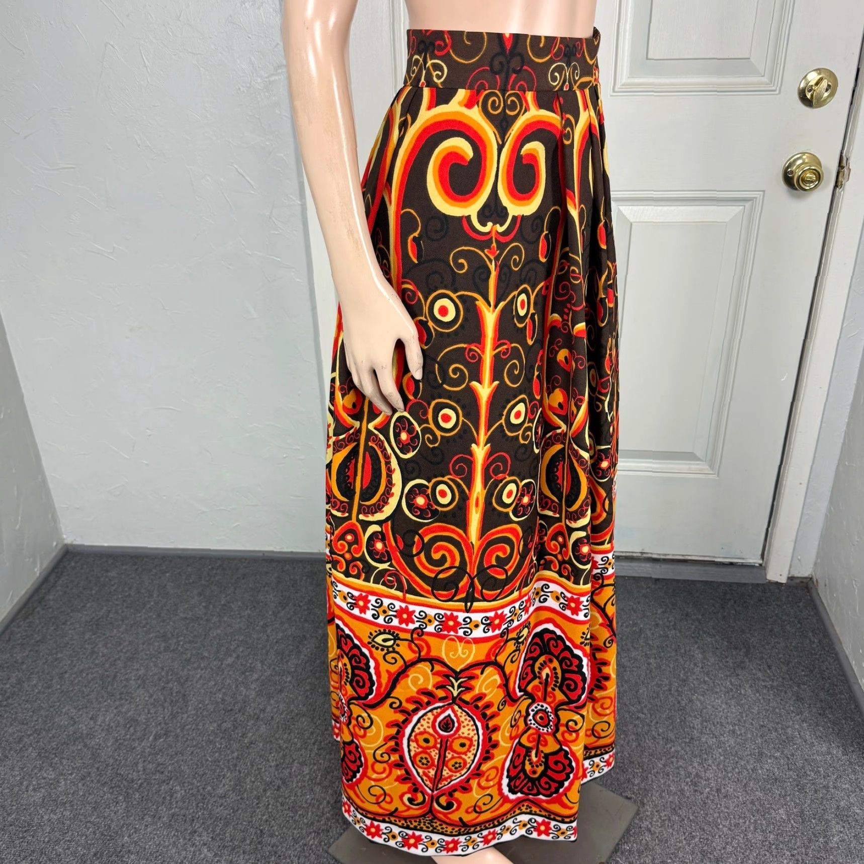 Vintage VINTAGE Women's Skirt Maxi Floral Mod Polyester SS1 2XS Red Spring Summer Winter Casual Modern Size 24" / US 00 / IT 34 - 4 Thumbnail