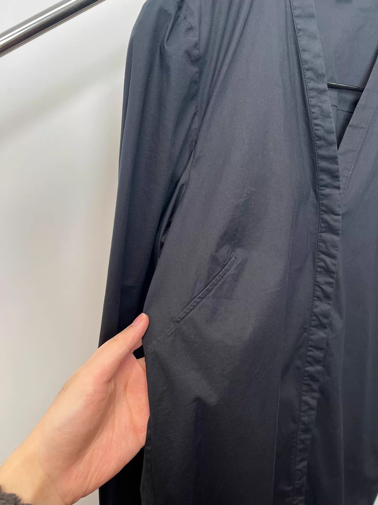 Helmut Lang Helmut Lang V-neck hidden button blend drape shirt Size M / US 6-8 / IT 42-44 - 4 Thumbnail