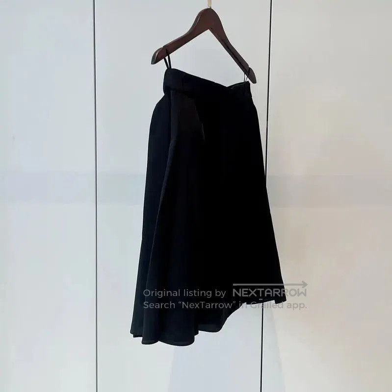 Prada Prada Black Summer Midi Skirt for Women. Size 22" - 1 Thumbnail