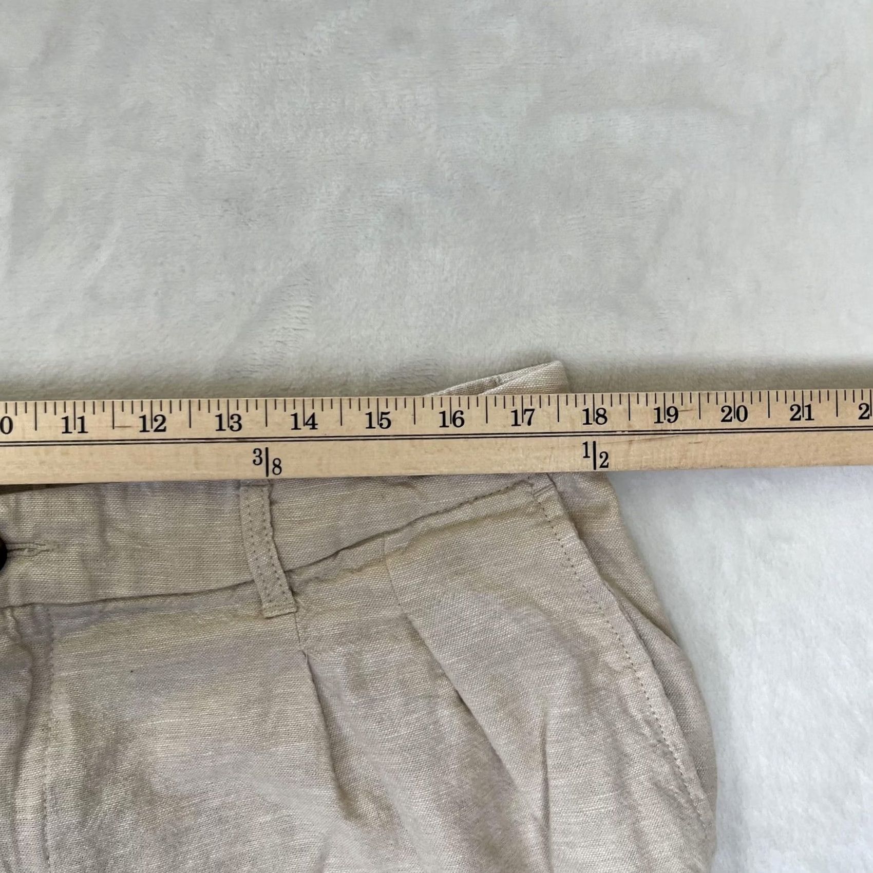 Gap Gap High Rise Pleated Linen Shorts Womens 18 Beige Chino Relaxed Casual Linen Blend Viscose 55/45 Summer 4.5in Inseam Women Size 40" / US 18 - 3 Thumbnail