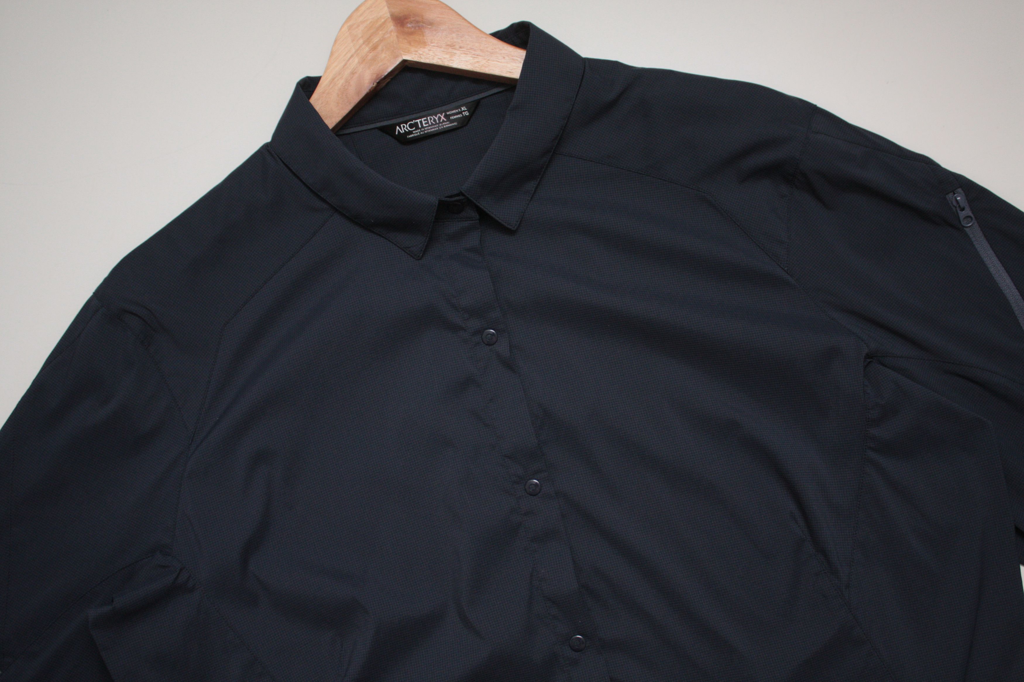 image of Arcteryx Arc'teryx Fernie Long Sleeve Shirts Women's XL in Navy