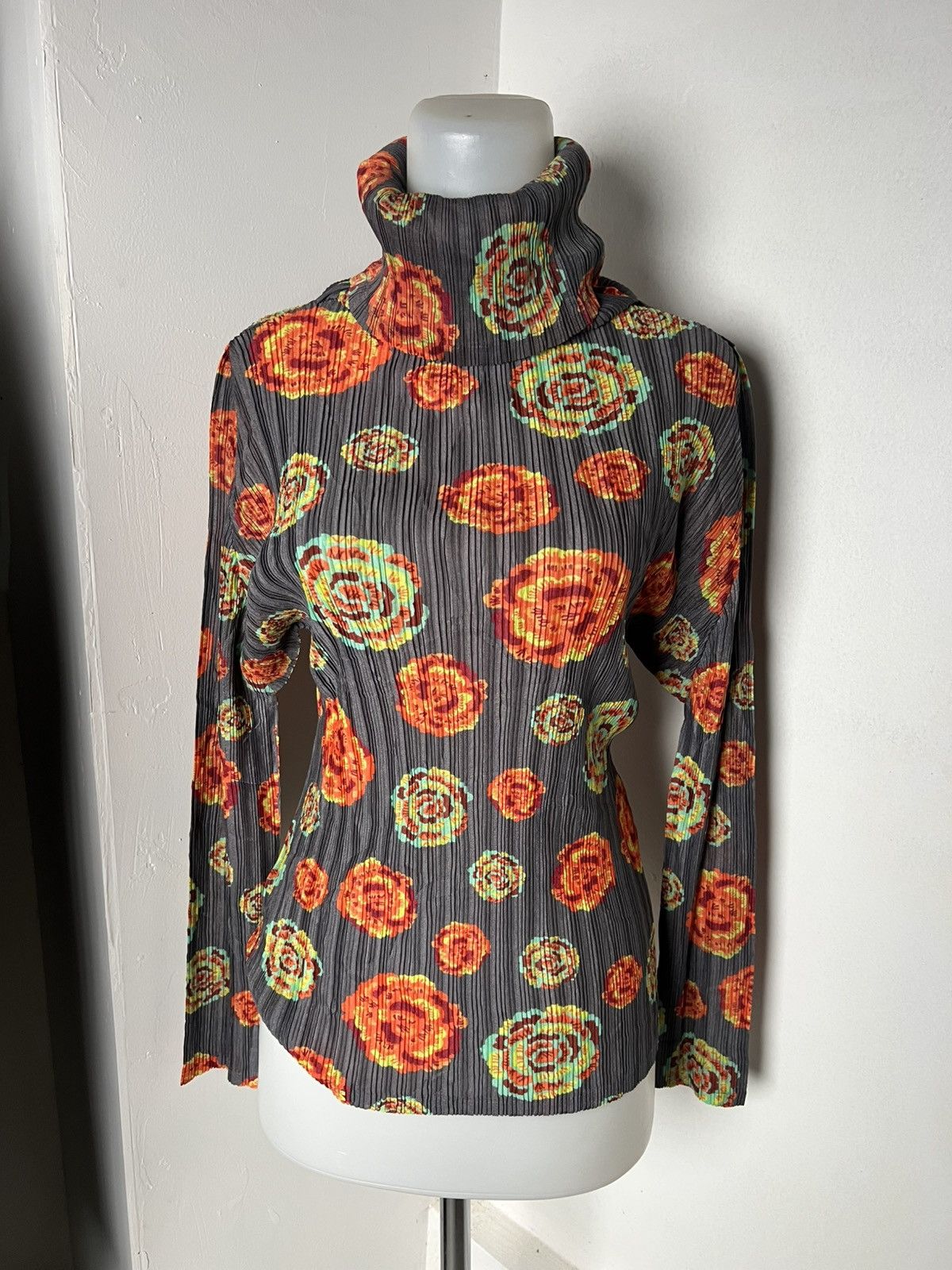 Pleats Please Issey Miyake Pleats Please Issey Miyake Roses High Neck Longsleeve Size US M / EU 48-50 / 2 - 2 Thumbnail