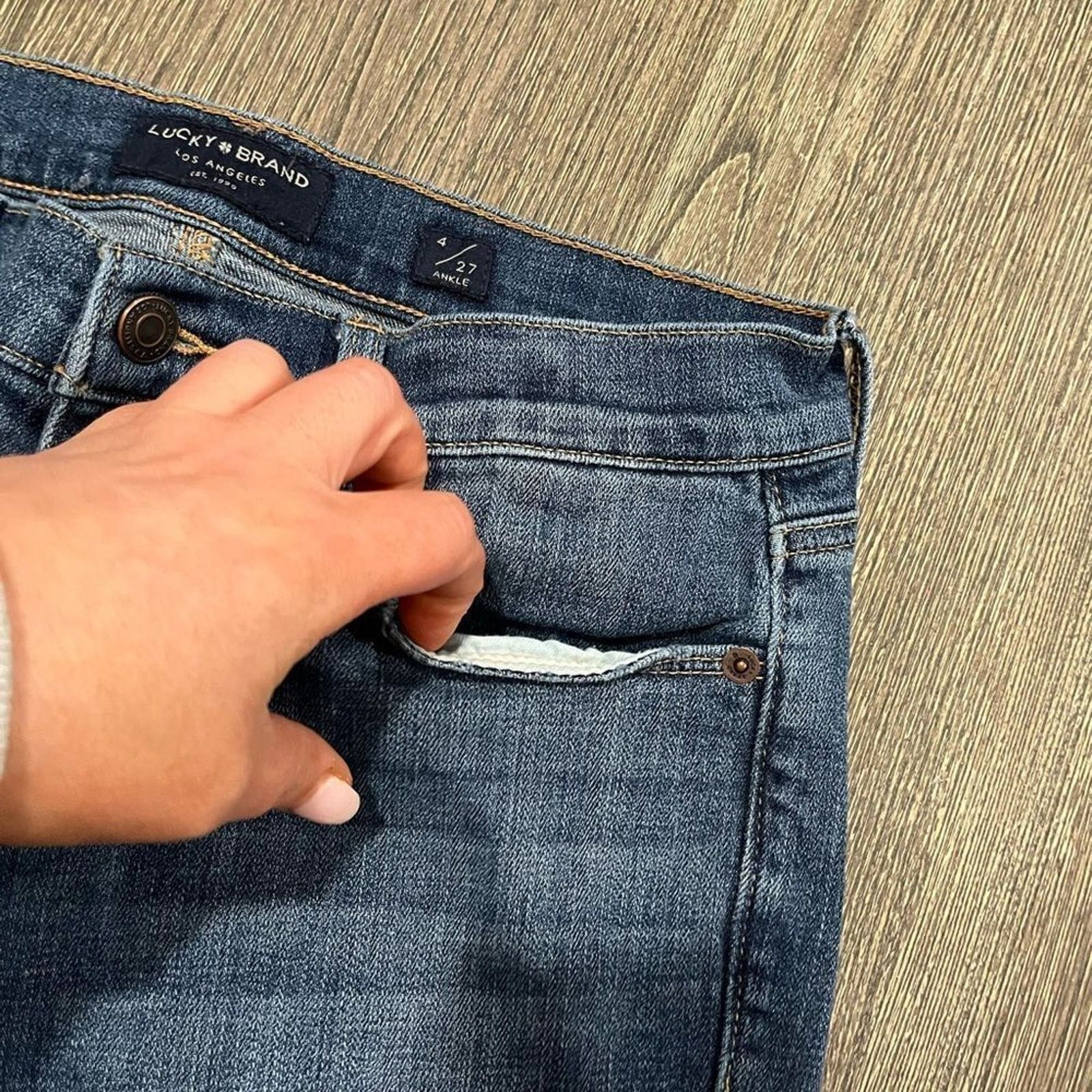 Lucky Brand Lucky Brand Mid-Rise Straight Sweet Jeans Relaxed Fit Size 27" / US 4 / IT 40 - 10 Thumbnail