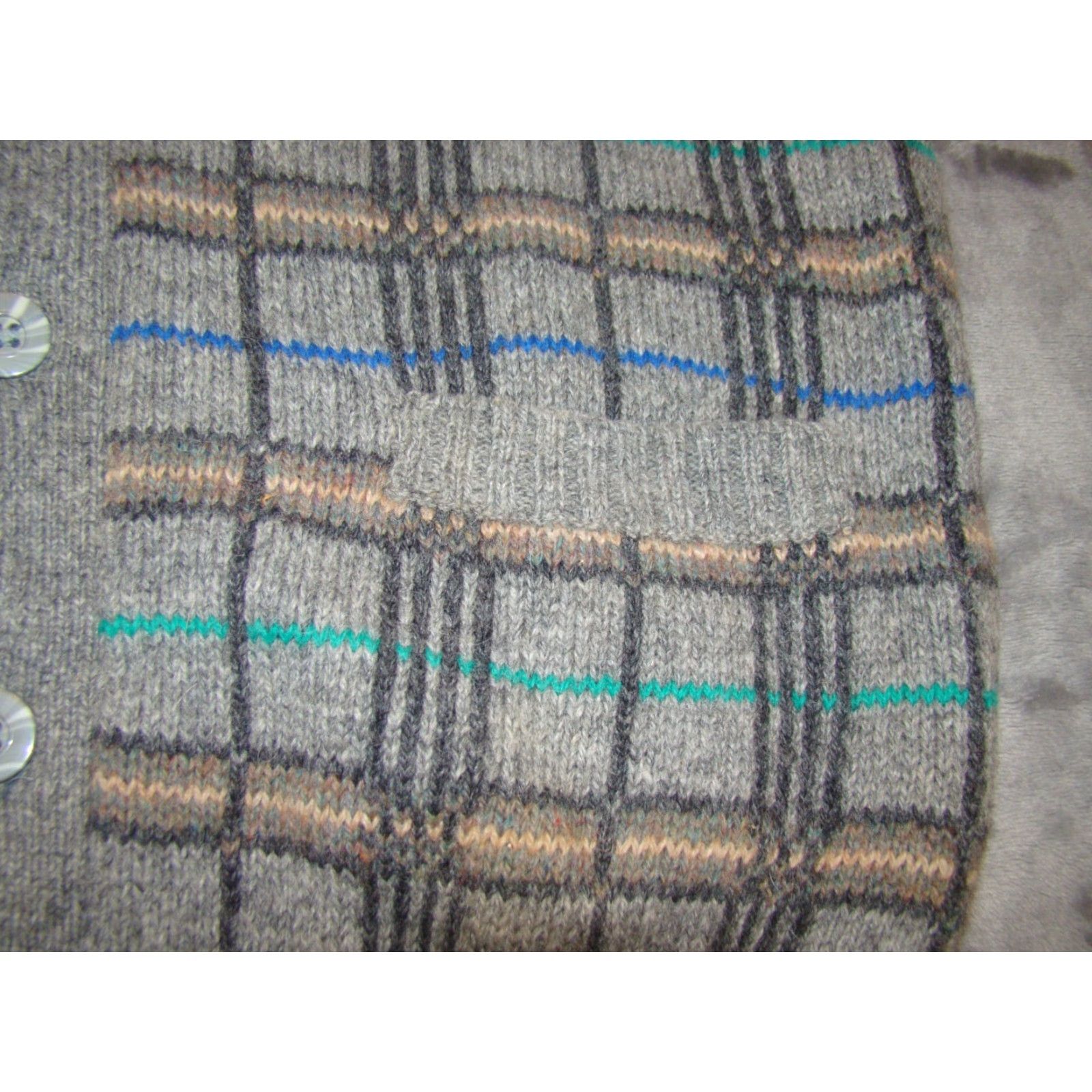 Vintage VINTAGE Fox Collection Cardigan Vest Mens M Gray Plaid Wool Button V-Neck Sleeveless 70% Wool 30% Acrylic Pockets Casual Classic Designer Size US M / EU 48-50 / 2 - 7 Thumbnail