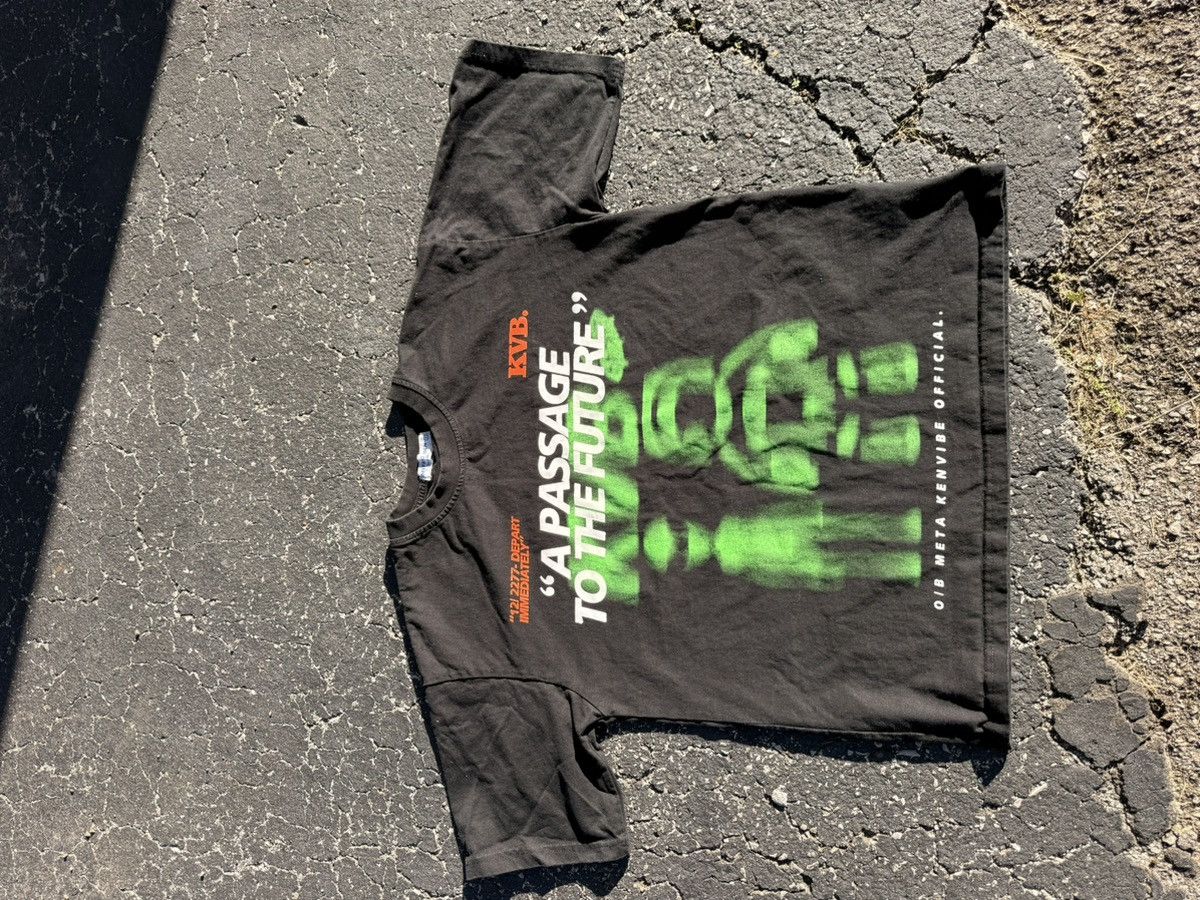 Other Vintage Y2K Alien Graphic Tee – “A Passage to the Future” Size US S / EU 44-46 / 1 - 1 Thumbnail