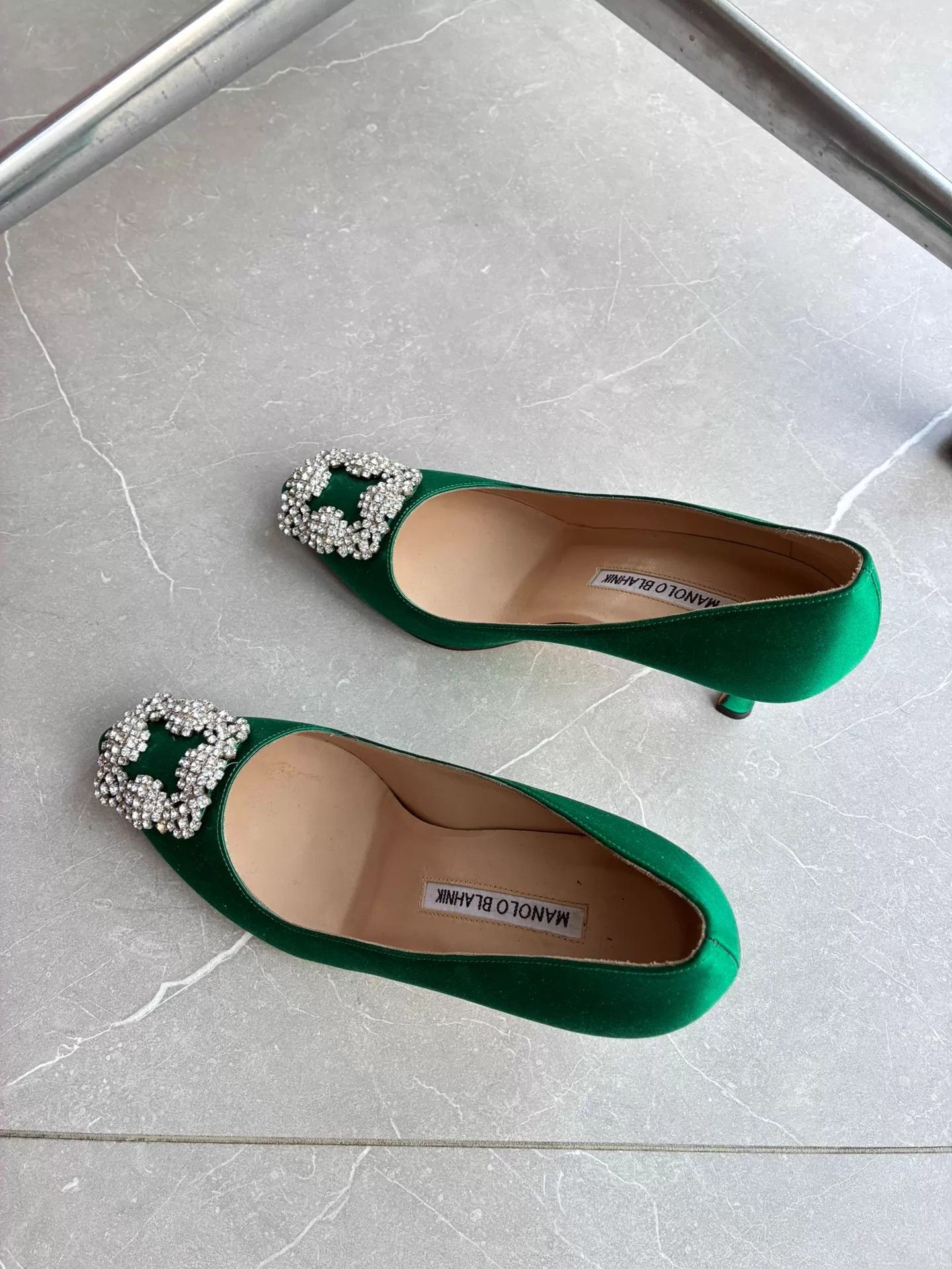 Manolo Blahnik MB Green Satin Crystal Buckle Pointed Toe Heels 7cm 36 Size US 5.5 / IT 35.5 - 2 Thumbnail