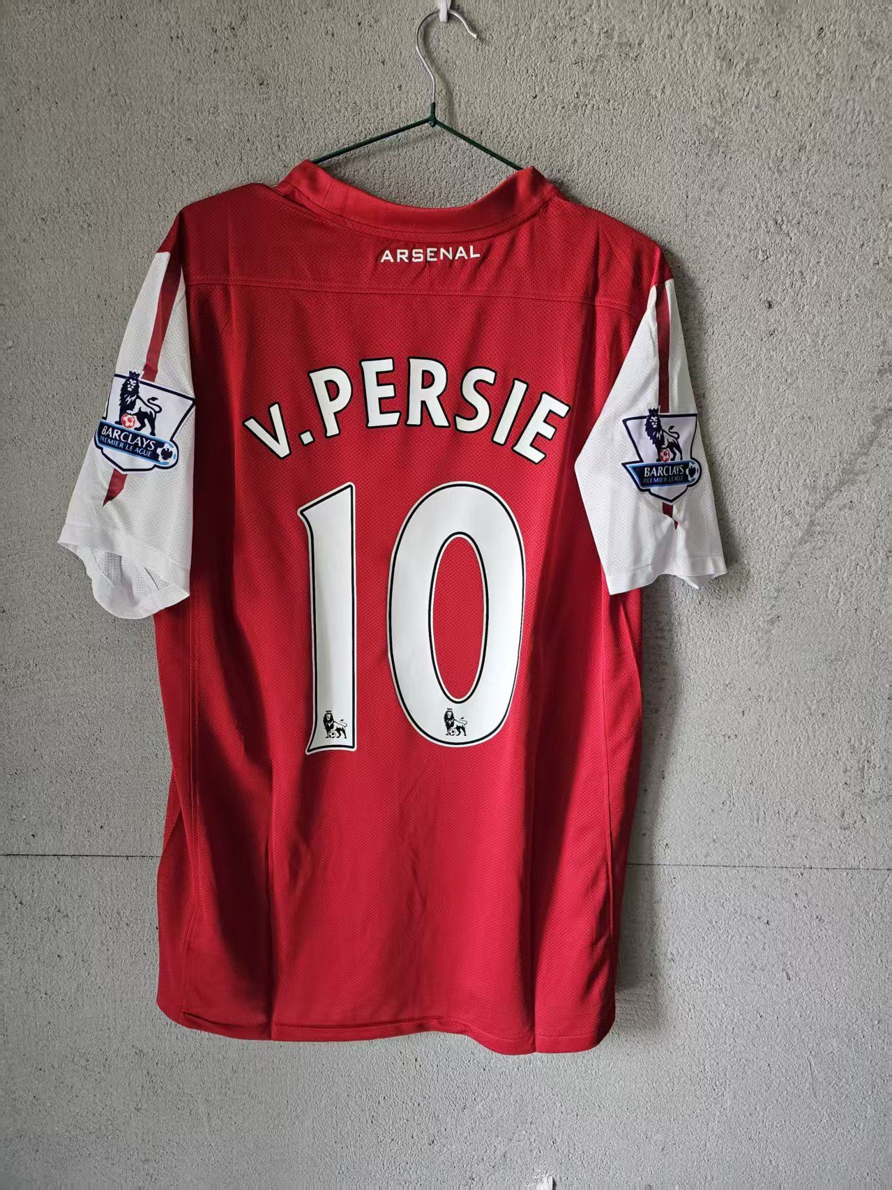 Other 2011 2012 Arsenal #10 van Persie Jersey Size US L / EU 52-54 / 3 - 1 Thumbnail