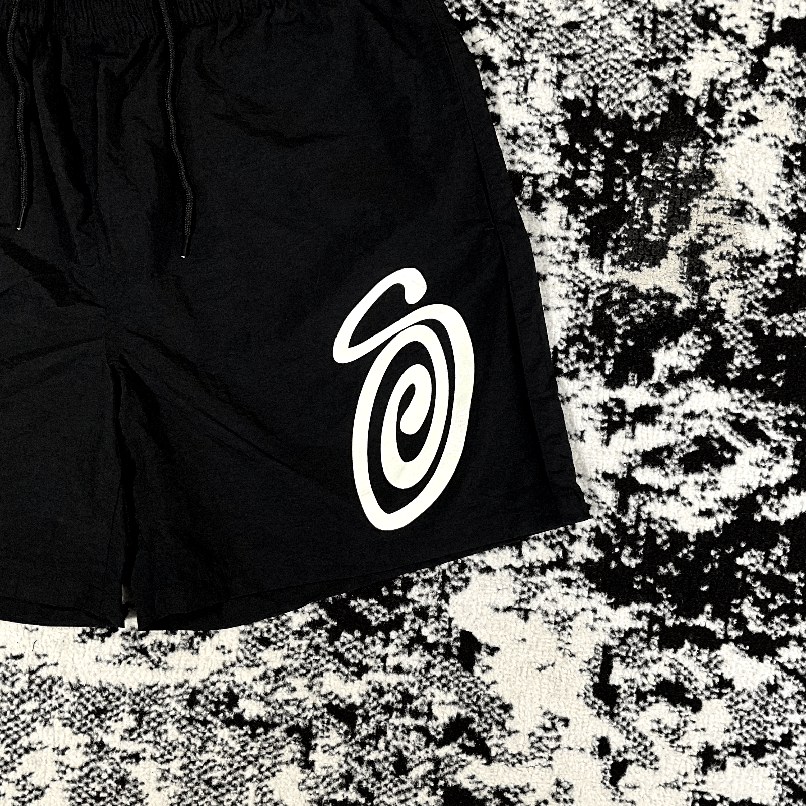 Stussy STUSSY CURLY S BEACH SHORTS IN SIZE 32 Size US 32 / EU 48 - 2 Thumbnail