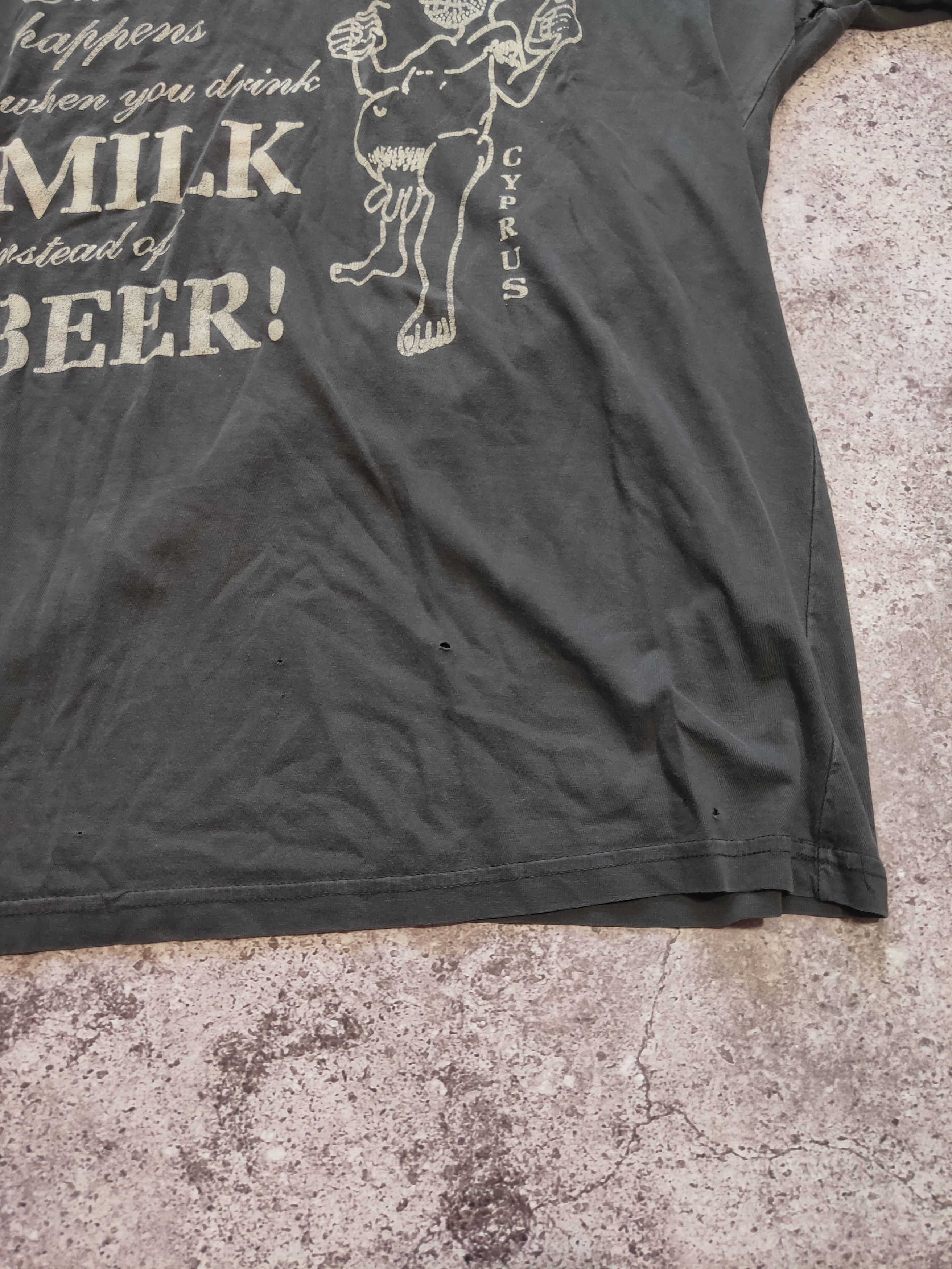 Vintage Vintage 90’s Joke Fuck Milk Got beer t-shirt Size US L / EU 52-54 / 3 - 4 Thumbnail