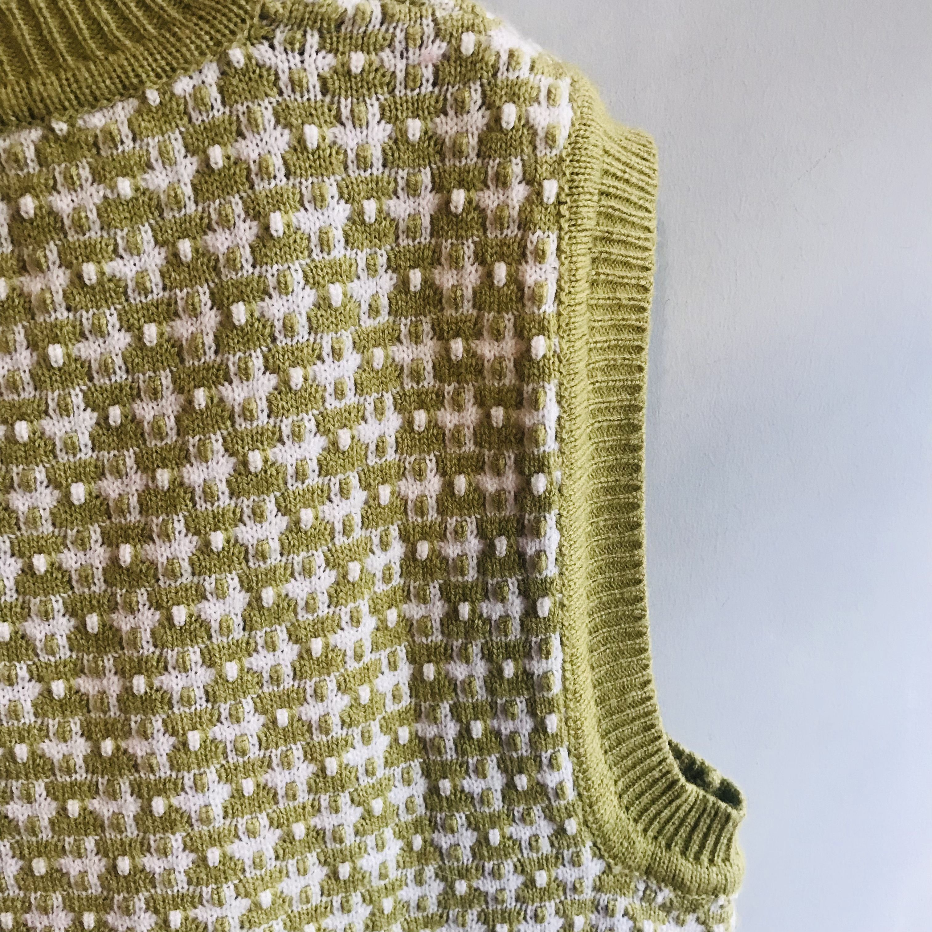 Vintage Vintage Hand Knitted Sweater Vest Size US M / EU 48-50 / 2 - 6 Thumbnail