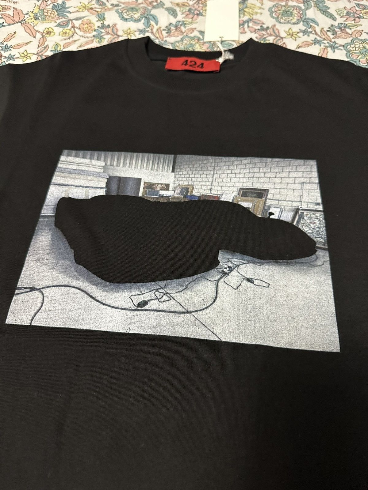 424 424 CARS IN GARAGE TEE Size US S / EU 44-46 / 1 - 2 Thumbnail