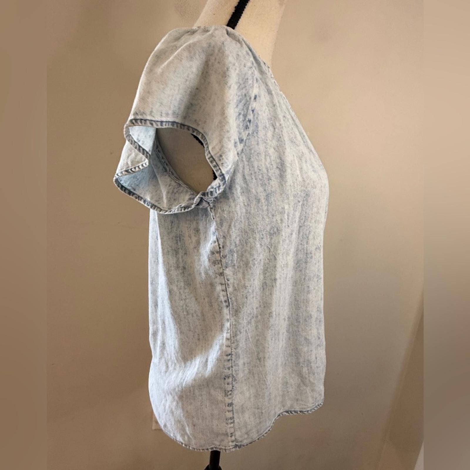 Rails Rails Alena Light Acid Washed linen blend denim top SZ XS Size XS / US 0-2 / IT 36-38 - 2 Thumbnail