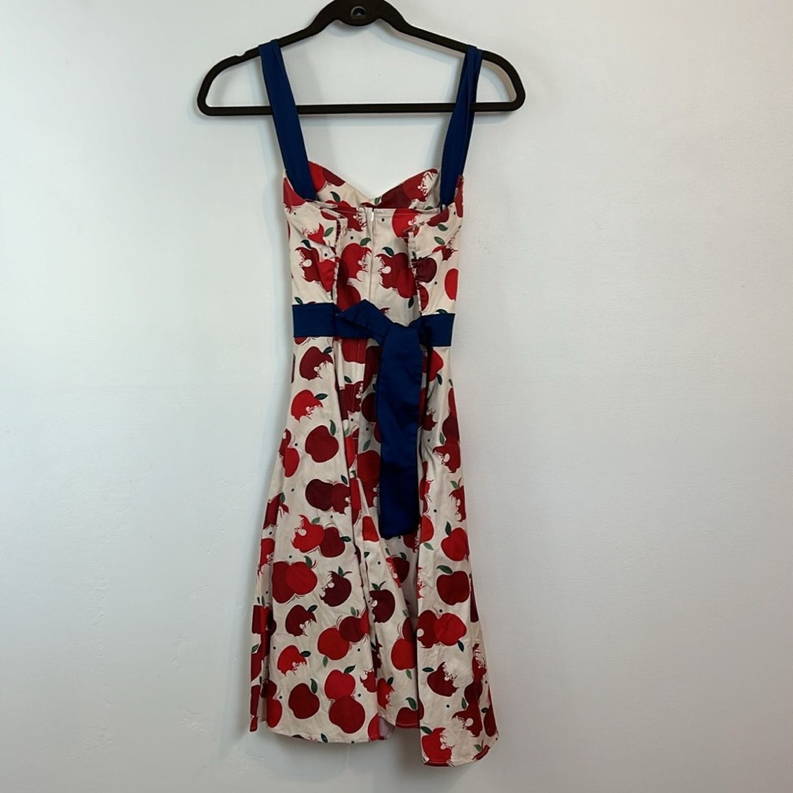 Disney Disney Parks Snow White Poison Apple RARE Dress Size M / US 6-8 / IT 42-44 - 3 Thumbnail