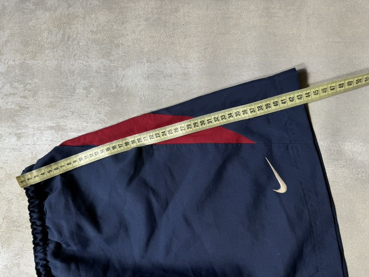 Nike × Vintage Vintage Nike Barcelona FC soccer y2k Logo Shorts Size US 38 / EU 54 - 9 Thumbnail