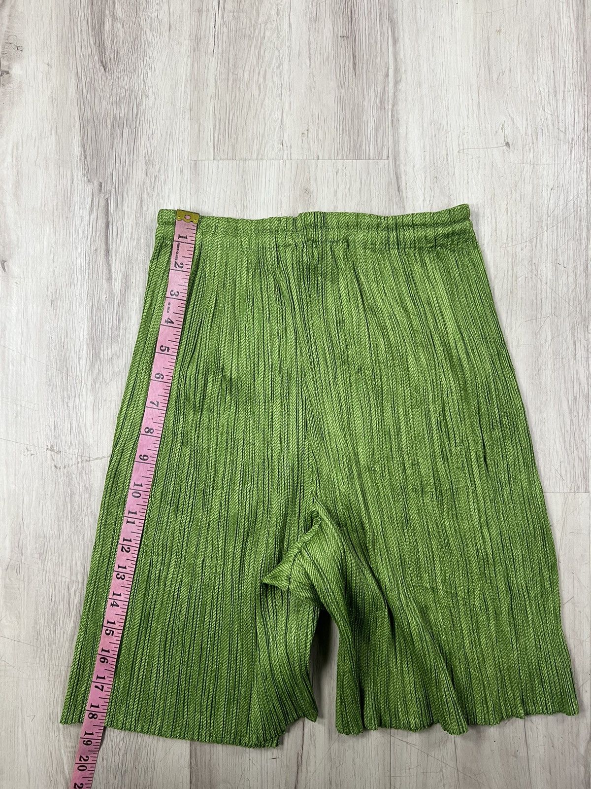Pleats Please Issey Miyake Pleats Please Short Pants Size 34" / US 12 / IT 48 - 8 Thumbnail