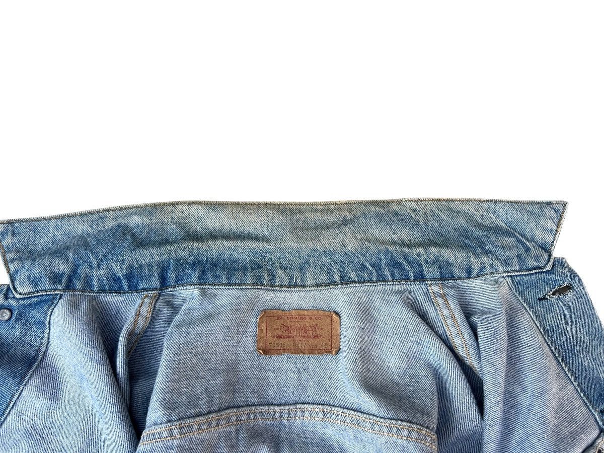 Levi's Vintage 80s Levi’s 70506 Distress Fade Denim Trucker Jacket Size US L / EU 52-54 / 3 - 15 Thumbnail