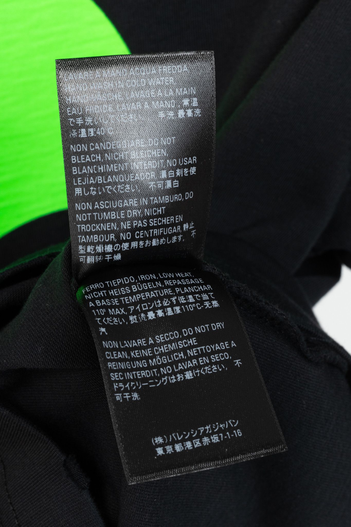 Balenciaga Balenciaga Black Alien-Graphic Distressed Cotton T-Shirt Size XS / US 0-2 / IT 36-38 - 9 Thumbnail