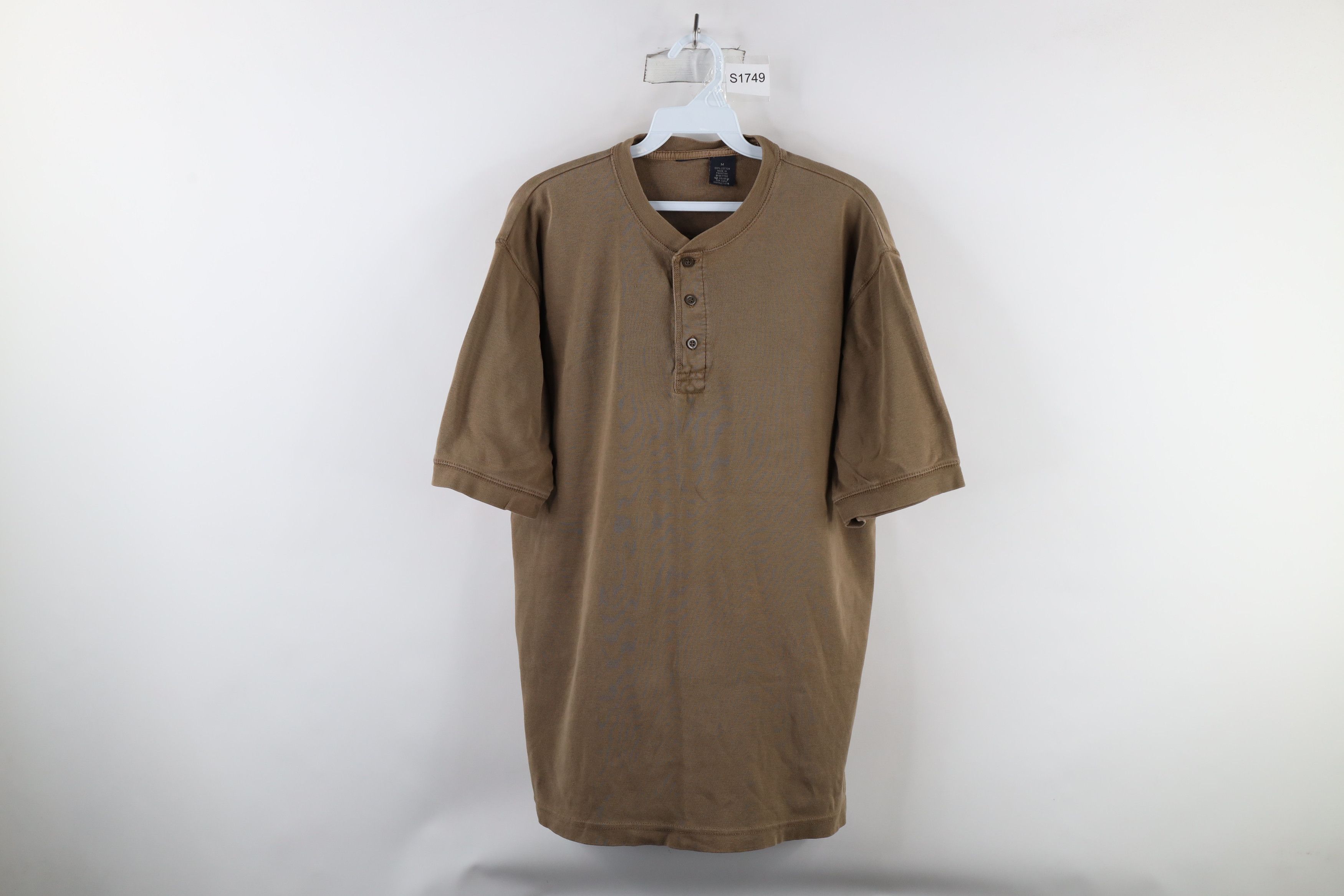 Vintage Vintage 90s Streetwear Ribbed Knit Henley T-Shirt Drab Brown Size US M / EU 48-50 / 2 - 1 Thumbnail