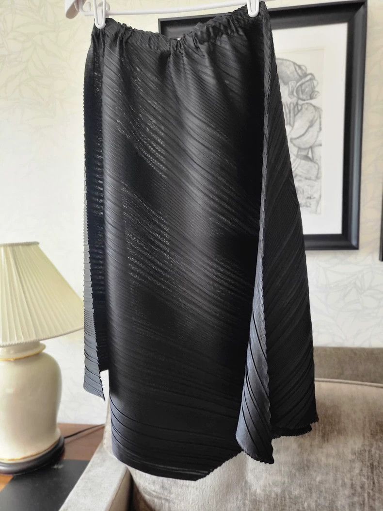 Issey Miyake Issey Miyake size:5 Black pleated skirt Size 42" / US 20 - 3 Thumbnail