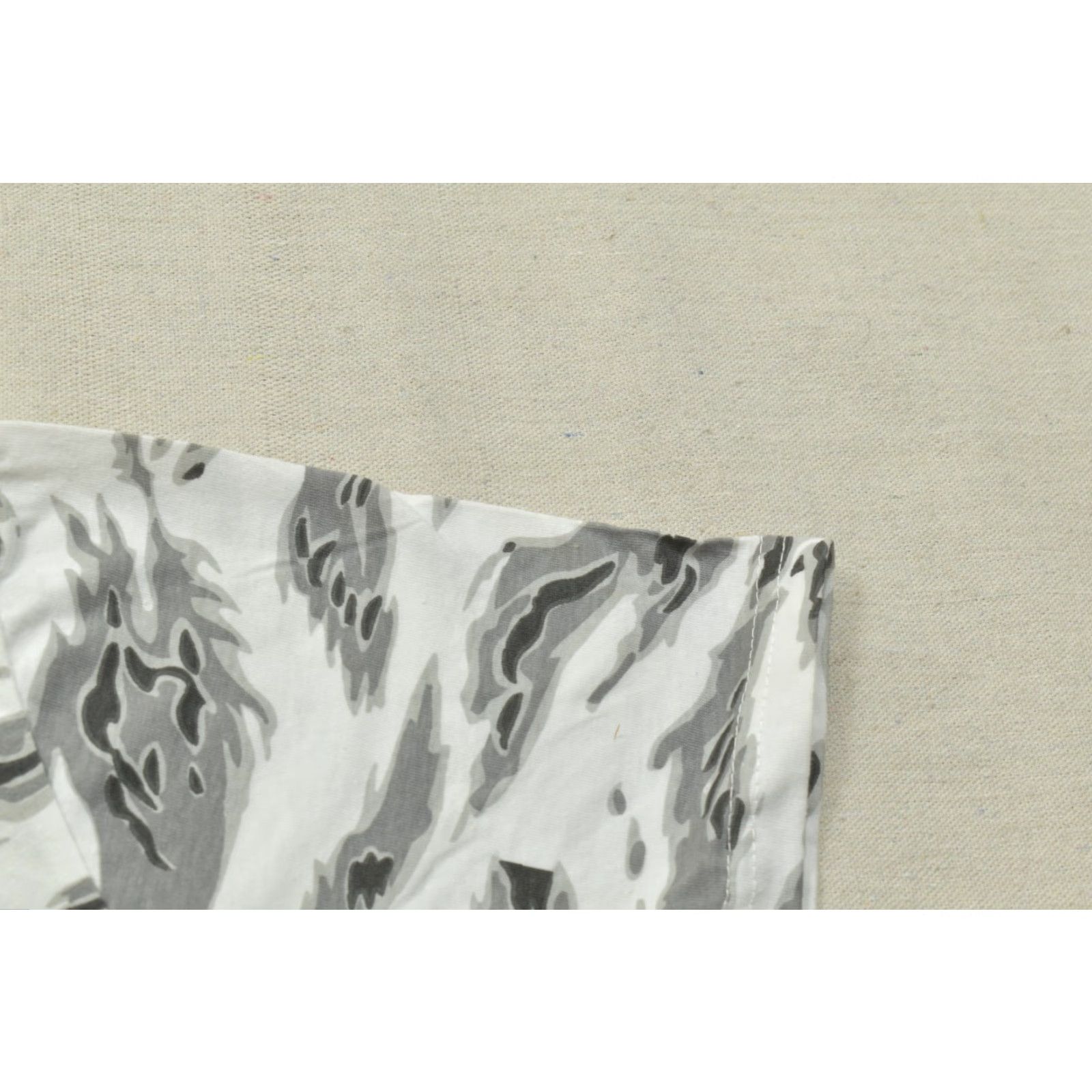 Ecko Unltd. Ecko Unltd Men's Large White Tiger Camo V-Neck T-Shirt NWT MSRP 8 Size US L / EU 52-54 / 3 - 7 Thumbnail
