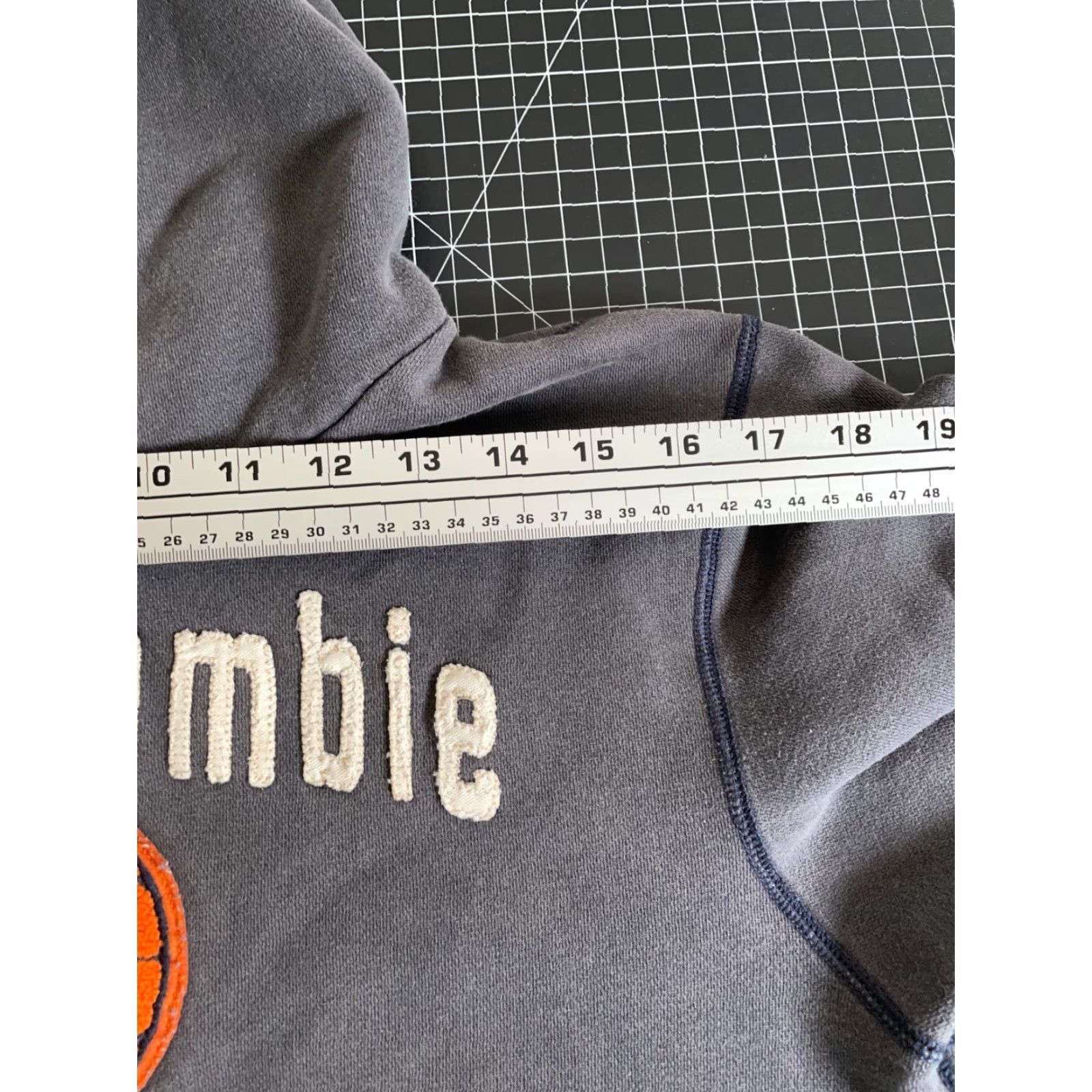 Abercrombie & Fitch Abercrombie & Fitch Division Champs Hoodie Women Large Gray Embroidered Sweatshirt Crew Neck Pullover Size L / US 10 / IT 46 - 7 Thumbnail