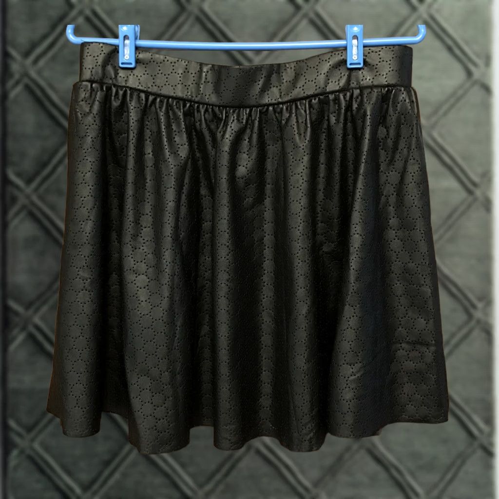 Vintage Bisou Bisou Skirt Mini Black L NWT Sz L W32 Elastic Waist Lined Geometric Patterned Pleather Party/Cocktail Gothic Hip Hop Womens Skirt Size 36" / US 14 / IT 50 - 1 Thumbnail