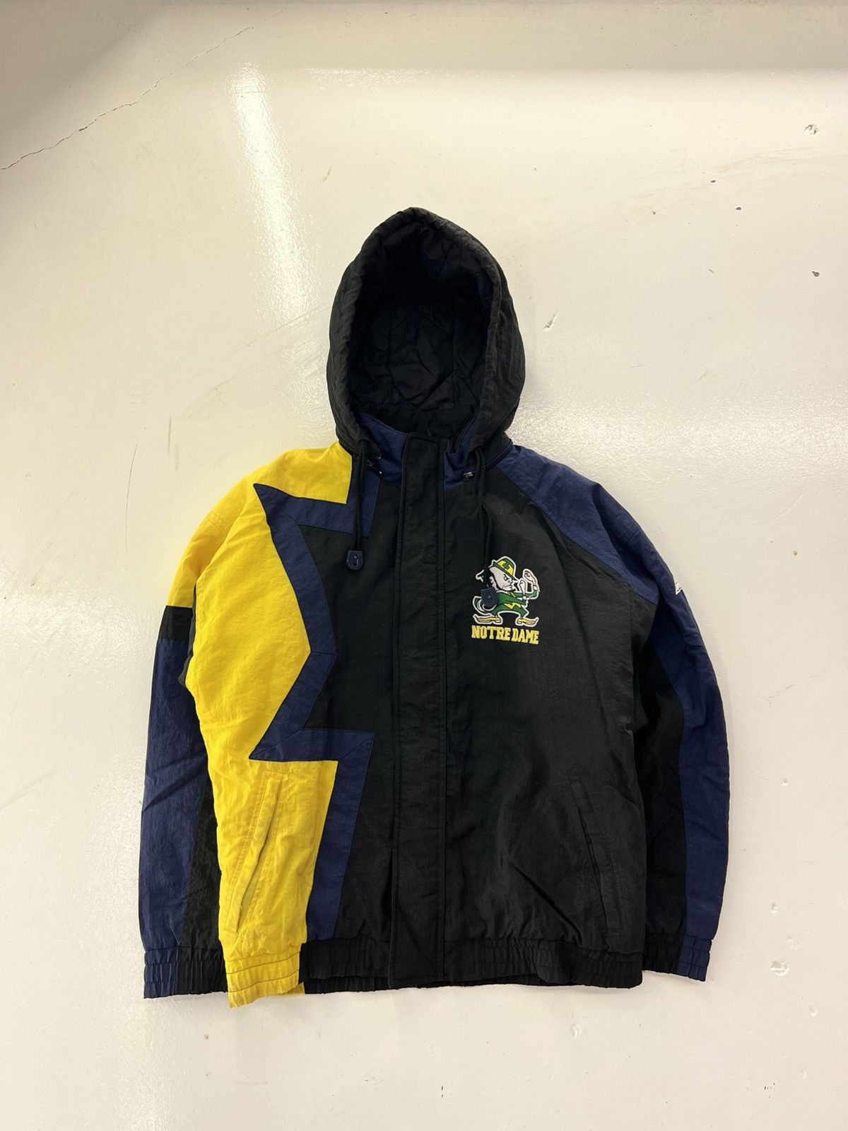 90s Notre Dame Windbreaker Jacket M | Champion brand outlet Fighting Irish University of Notre Dame Vneck Beige Adult Medium