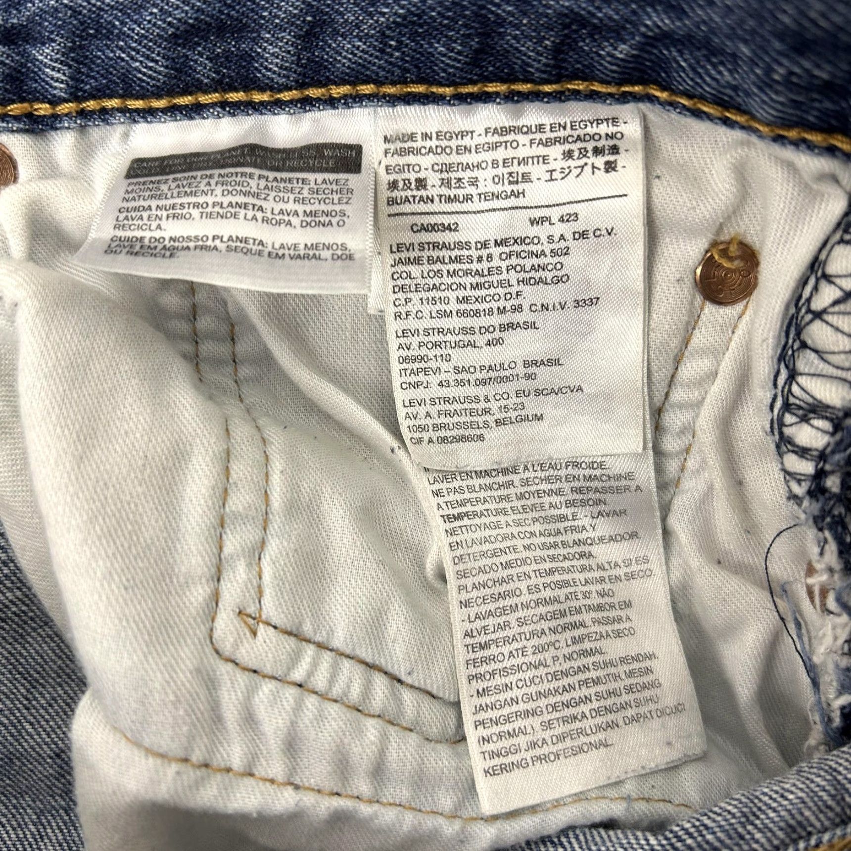 Levi's Levi's 501 Jeans Mens 38x33 Blue Button Fly Straight Leg Denim Regular Fit Vintage No Size US 38 / EU 54 - 4 Thumbnail