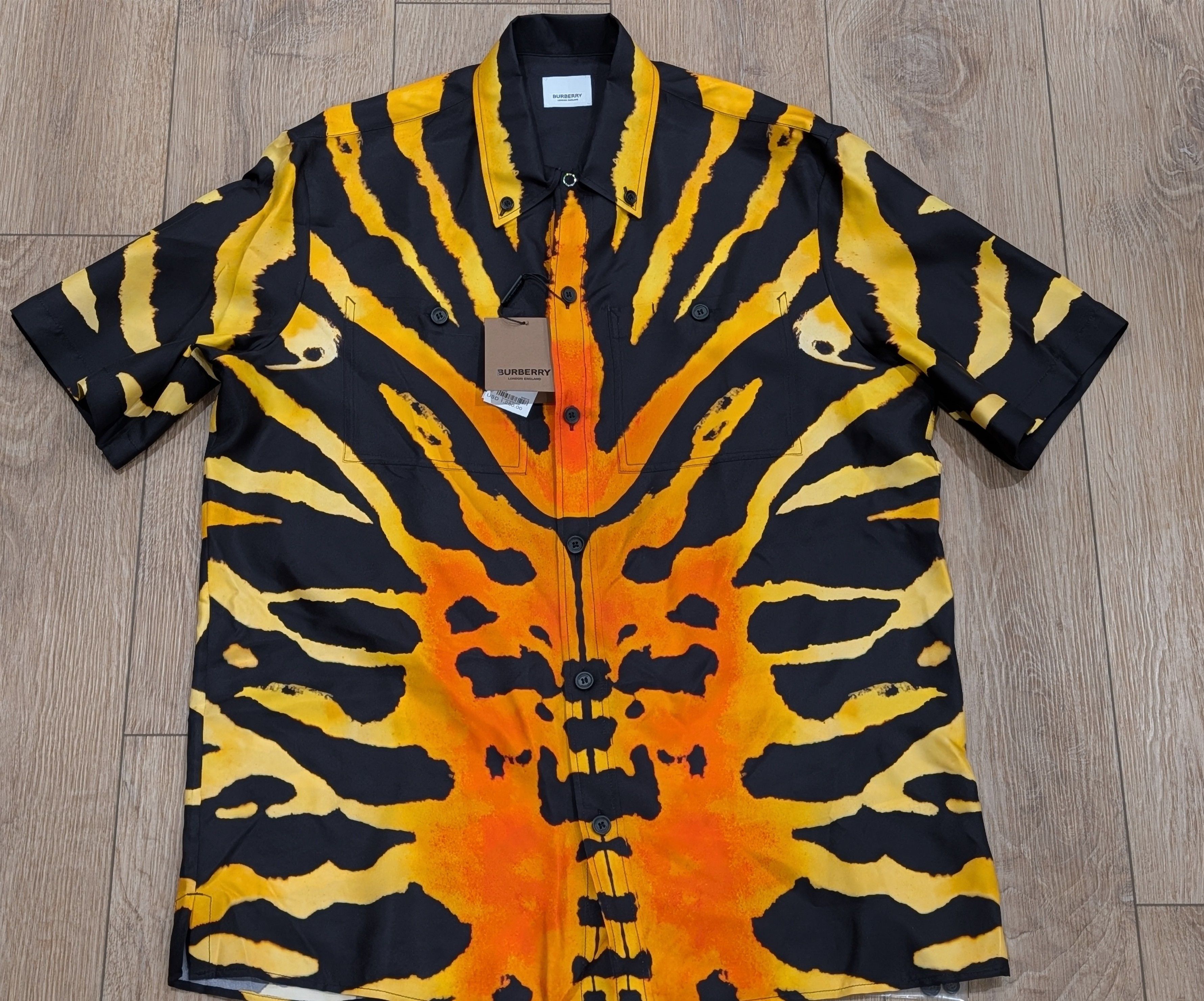 Burberry BURBERRY Tiger Print Silk Button Up Shirt Orange Small Size US S / EU 44-46 / 1 - 1 Thumbnail