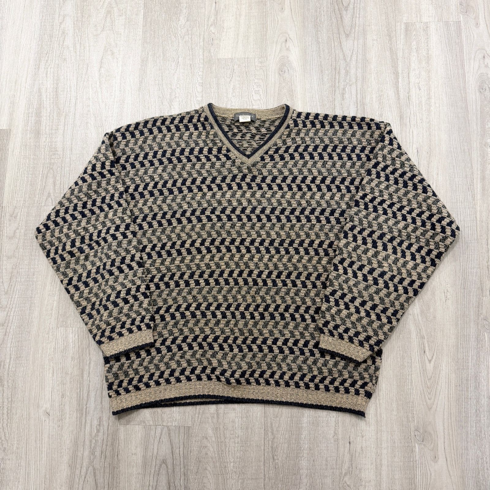 Vintage Vintage Van Heusen Sweater Men's Large Geometric Knit 90s Size US L / EU 52-54 / 3 - 1 Thumbnail