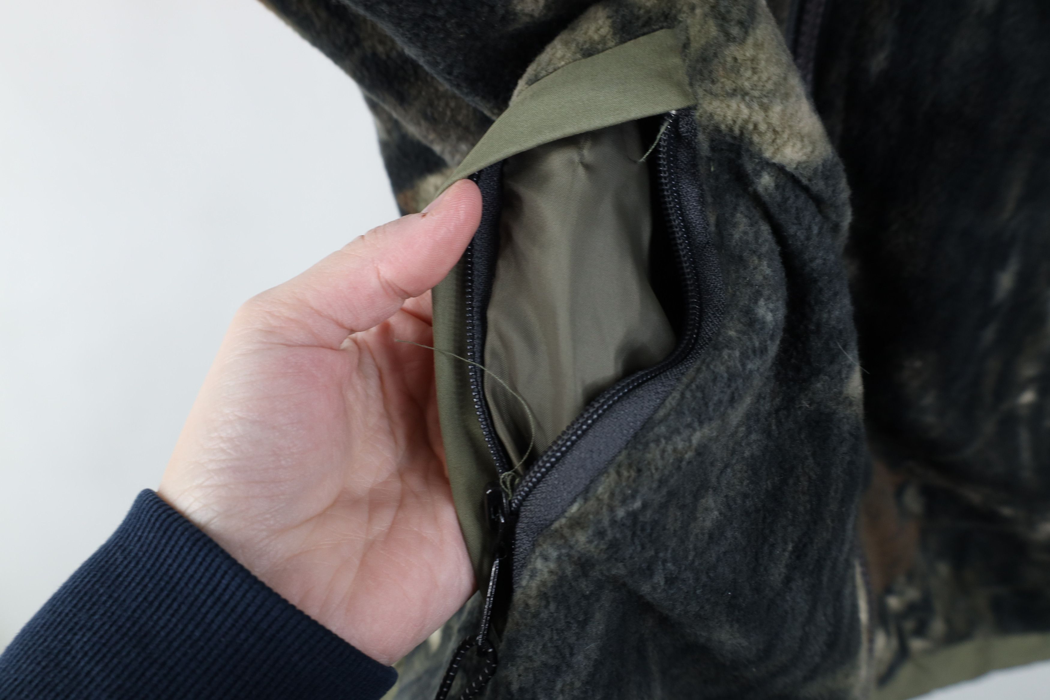 Vintage Vintage Y2K Streetwear Camouflage Full Zip Vest Jacket Size US L / EU 52-54 / 3 - 7 Thumbnail