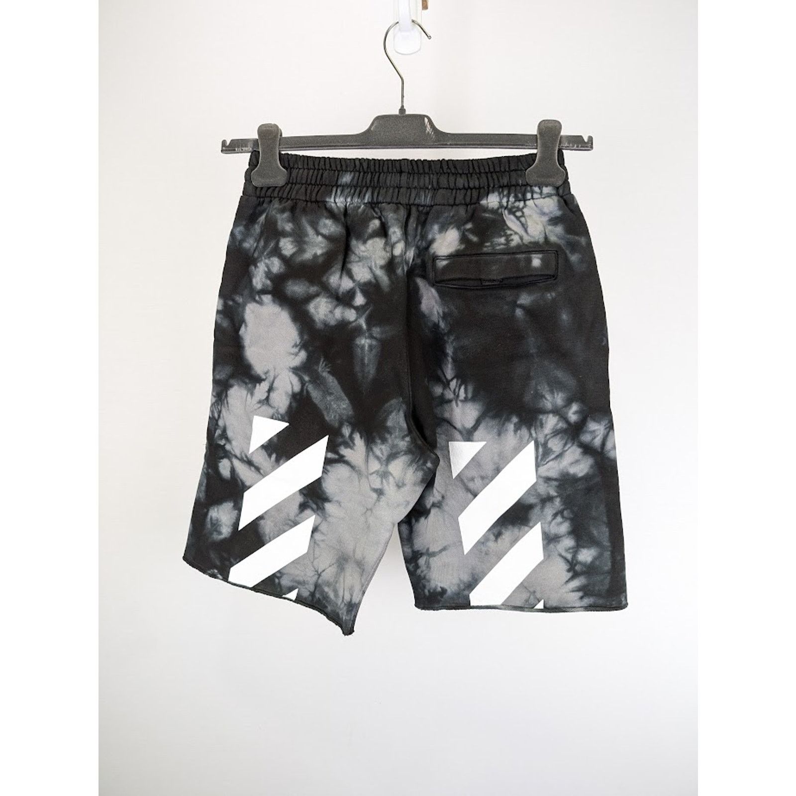 Off-White o1rshd1 Diag Tie Dye Sweatshorts in Warm Grey White M Size US 32 / EU 48 - 4 Thumbnail