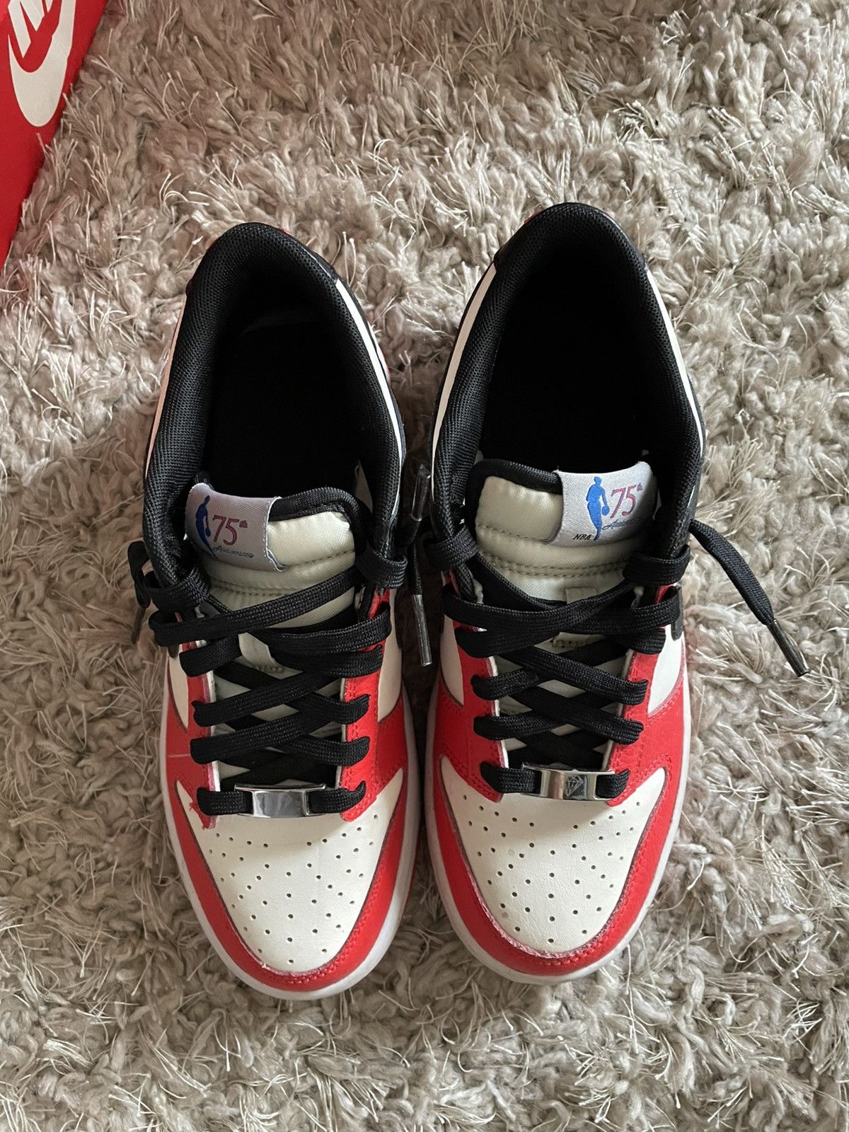 Nike NBA x Nike Dunk Low EMB GS 75 anniversary Bull Size US 5.5 / EU 38 - 5 Thumbnail