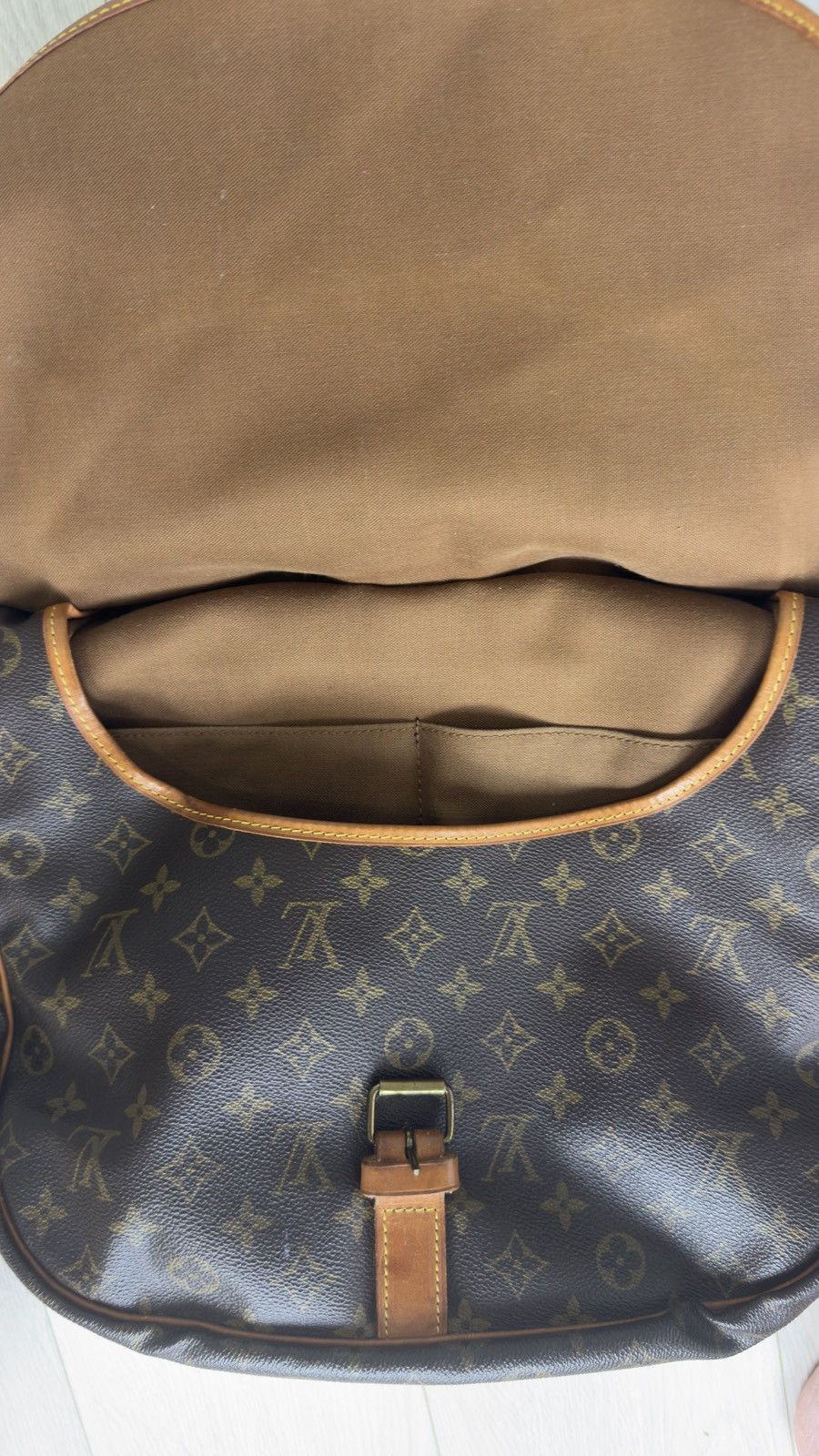 Louis Vuitton Louis Vuitton vintage Saumur 35 Monogram Crossbody Size ONE SIZE - 6 Thumbnail