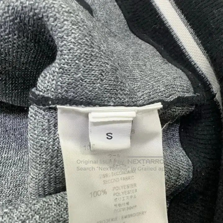 Givenchy Givenchy Unisex Single-Breasted Wool Knit Sweater. Size US S / EU 44-46 / 1 - 1 Thumbnail