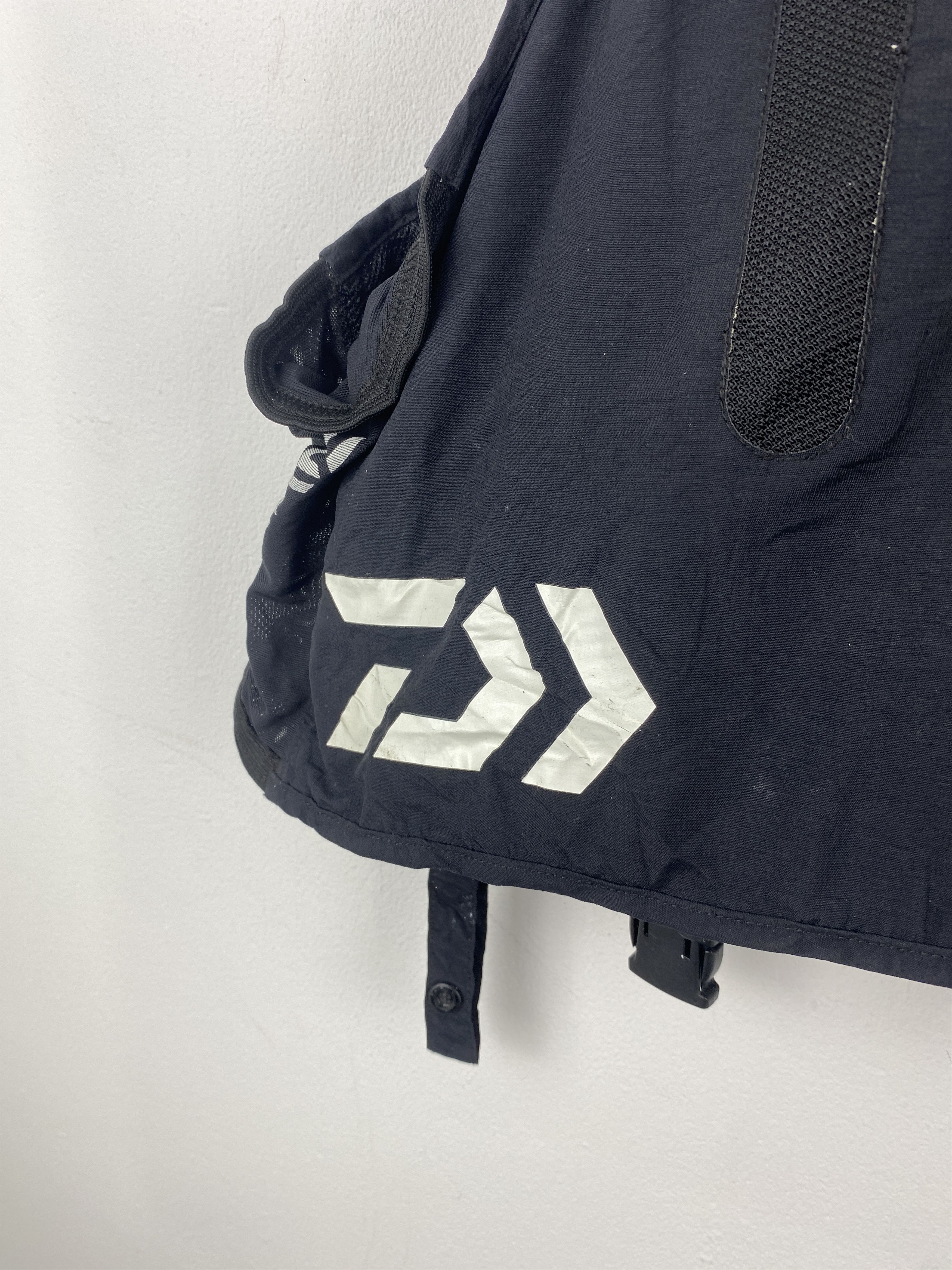 DAIWA Vintage Daiwa Multi Pocket Tactical Zipped Up Vest J2025 Size US XS / EU 42 / 0 - 18 Thumbnail