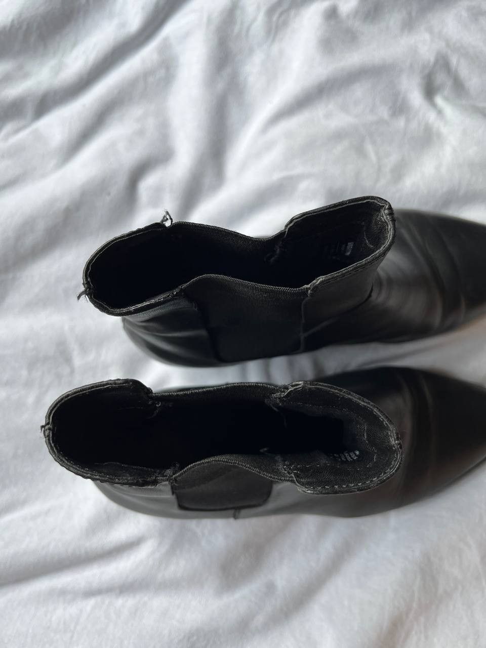 Vagabond Vagabond women's black leather chelsea boots on heels Size US 7 / IT 37 - 8 Thumbnail