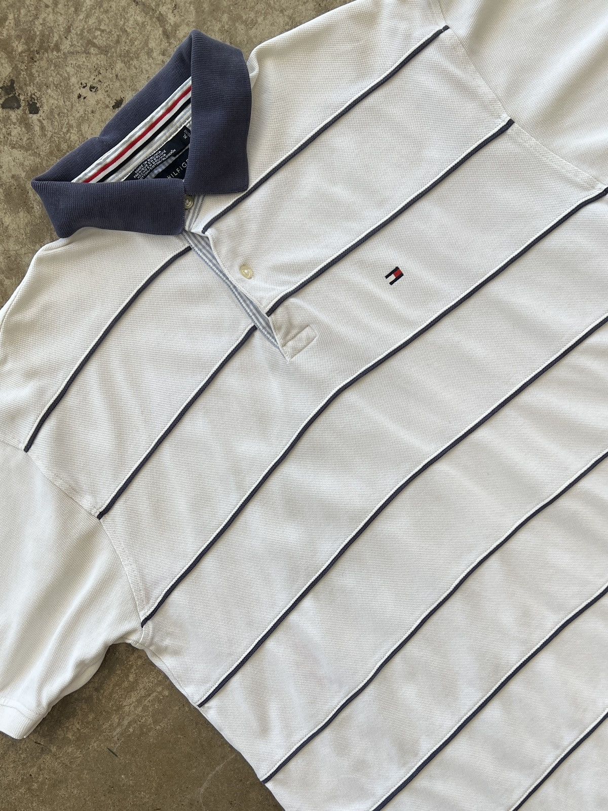 Tommy Hilfiger × Vintage Vintage Tommy Hilfiger Stripe Collared Shirt XL Size US XL / EU 56 / 4 - 1 Thumbnail