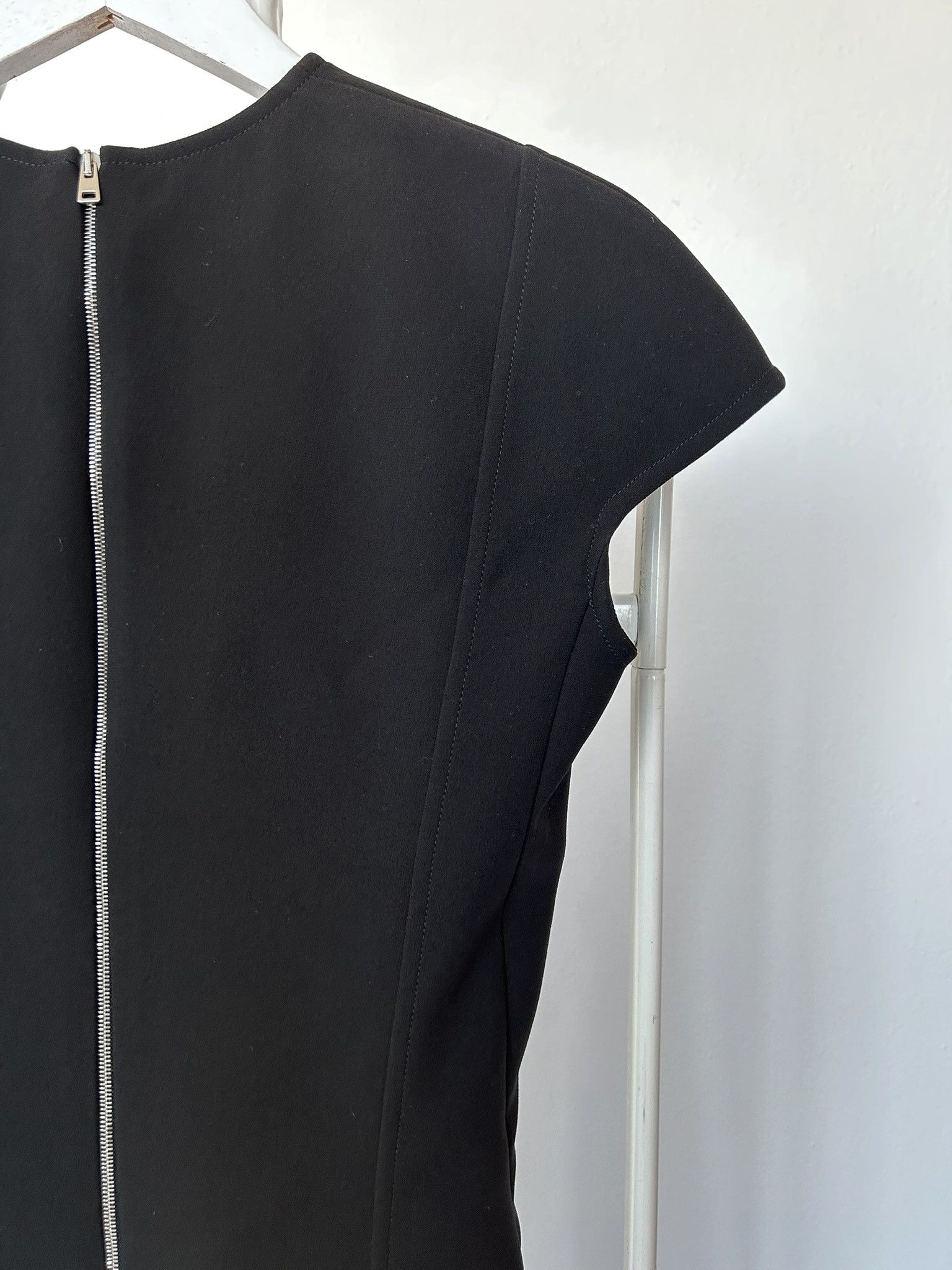 Victoria Beckham Victoria Beckham black cocoon midi dress Size S / US 4 / IT 40 - 10 Thumbnail
