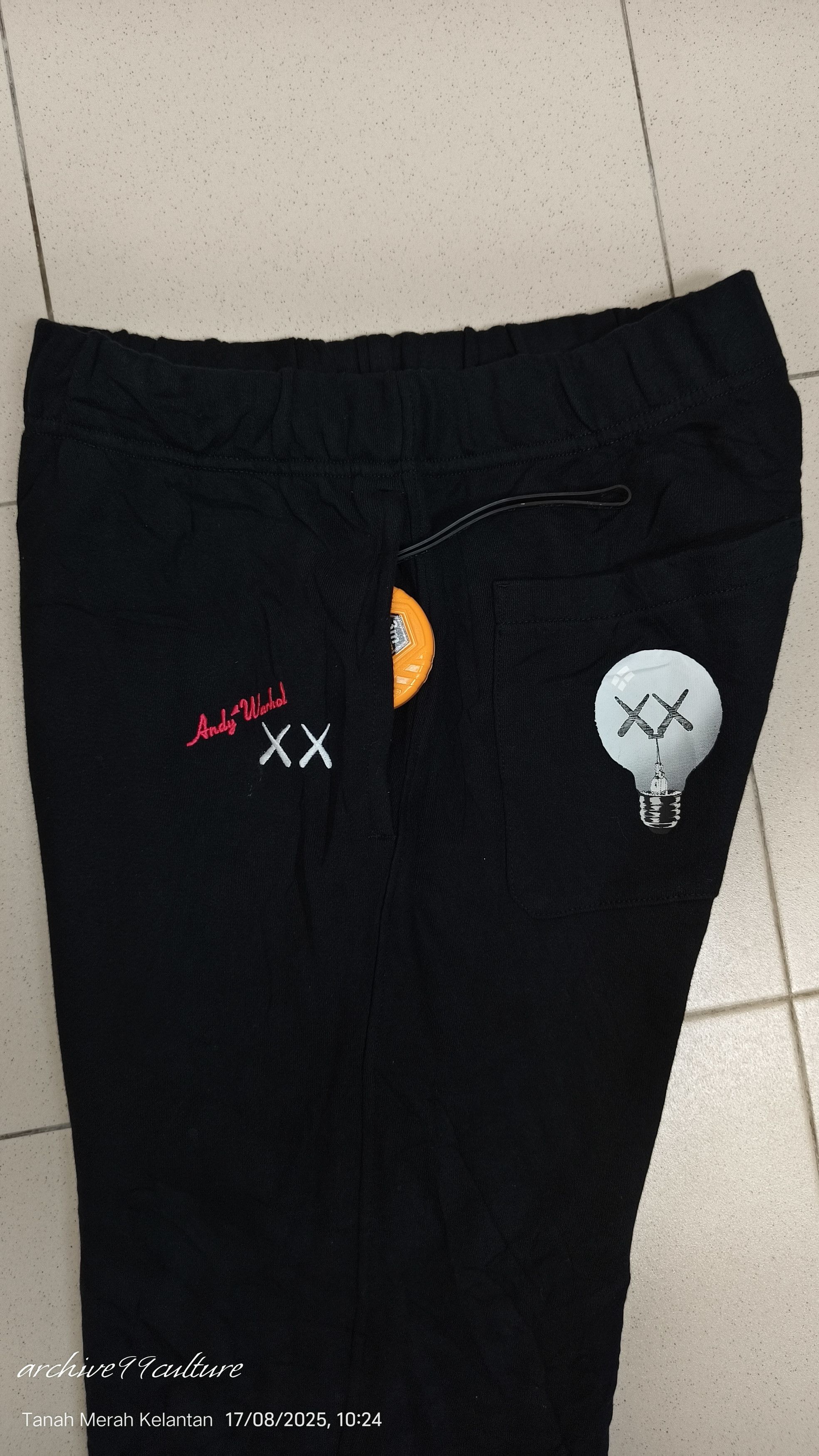 Andy Warhol × Kaws × Uniqlo Aw2024 UT x Kaws x Andy Warhol sweatpants Size US 30 / EU 46 - 10 Thumbnail