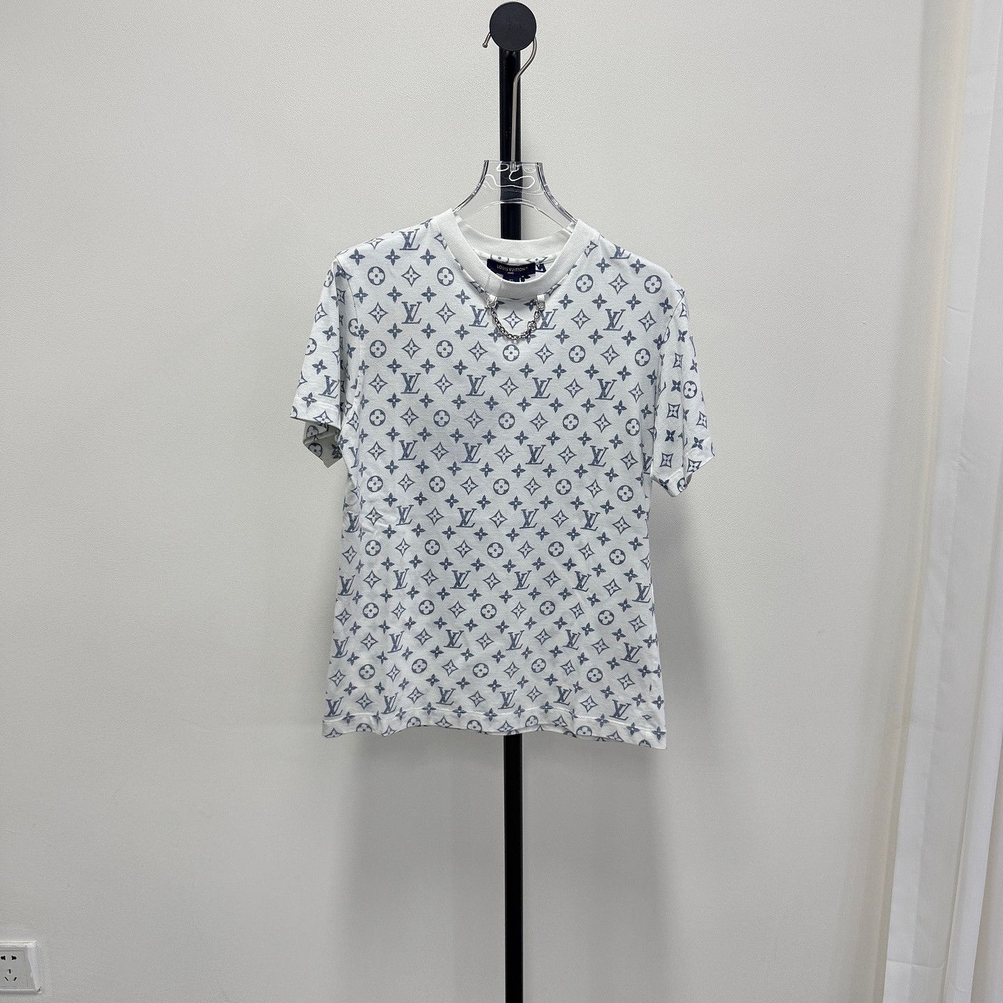 Louis Vuitton Louis Vuitton Monogram Print T-Shirt XS Size XS / US 0-2 / IT 36-38 - 1 Thumbnail