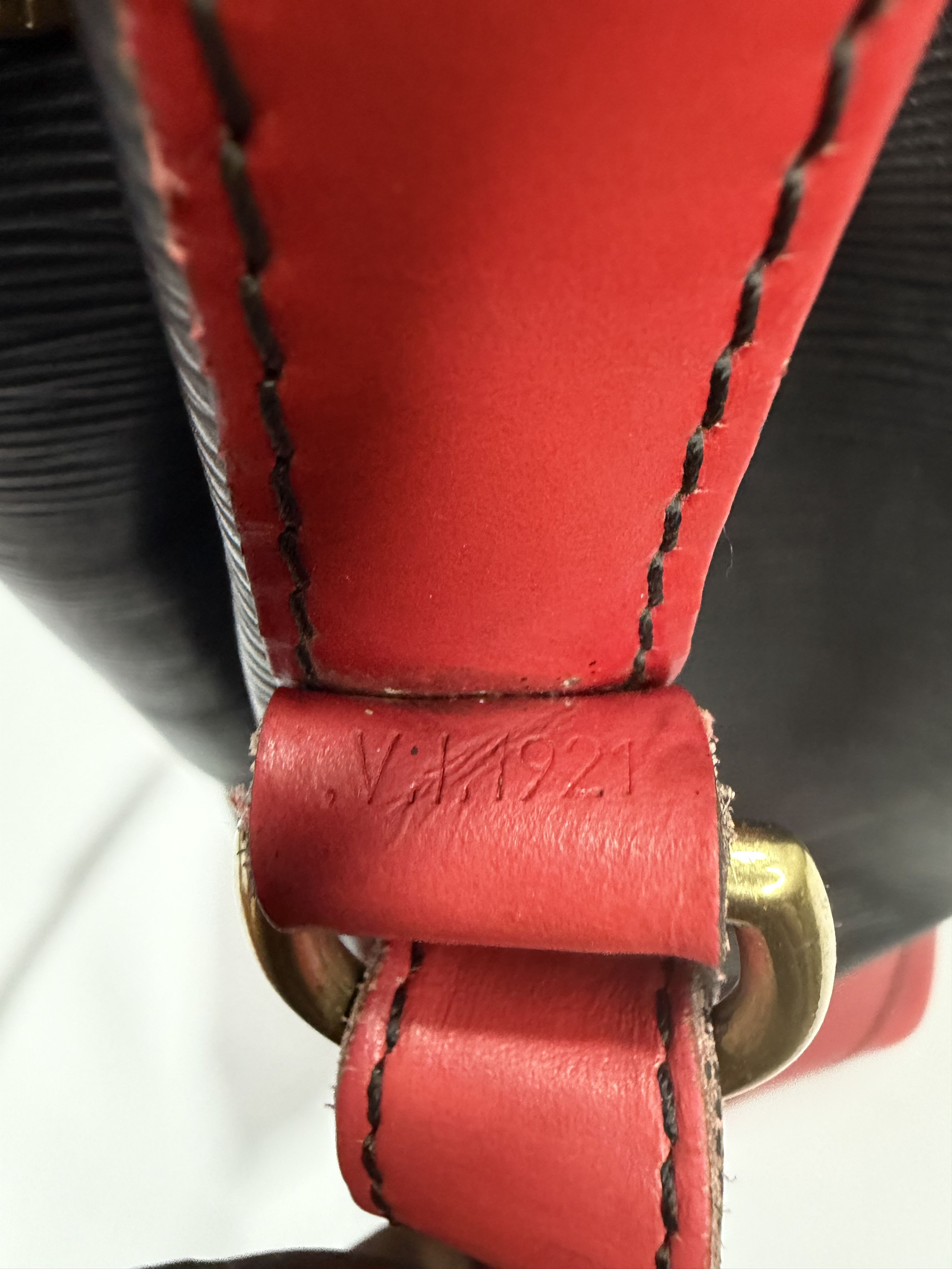 Louis Vuitton LOUIS VUITTON Black/Castilian Red Epi Leather Large Noe Bag Size ONE SIZE - 8 Thumbnail